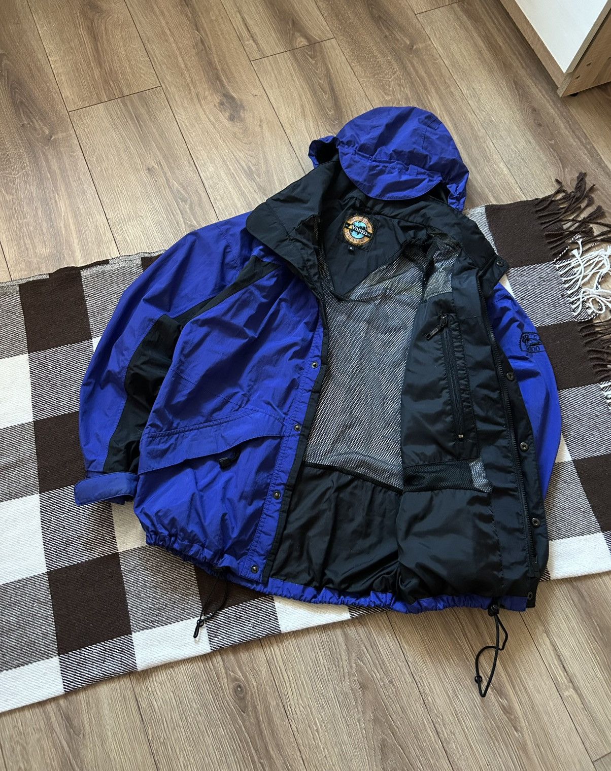Vintage Vintage Vango Nylons Outdoors jacket mens rare Size US S / EU 44-46 / 1 - 4 Thumbnail