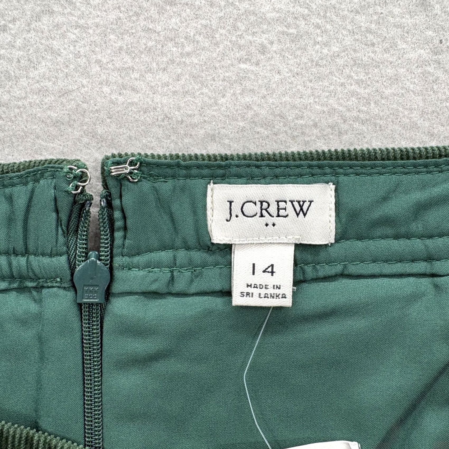 J.Crew J.CREW Skirt Womens 14 Green Corduroy A-Line Short Button Lined Stretch Preppy Size 36" / US 14 / IT 50 - 2 Thumbnail