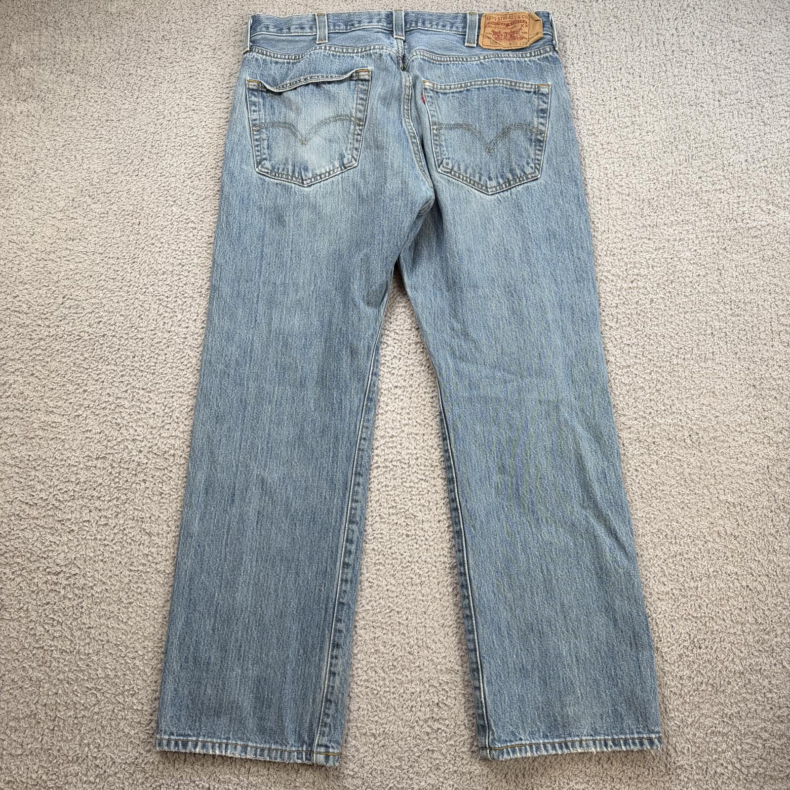 Levi's Levis 501 Jeans Mens 38x30 Blue Light Wash Straight Leg Size US 38 / EU 54 - 2 Thumbnail