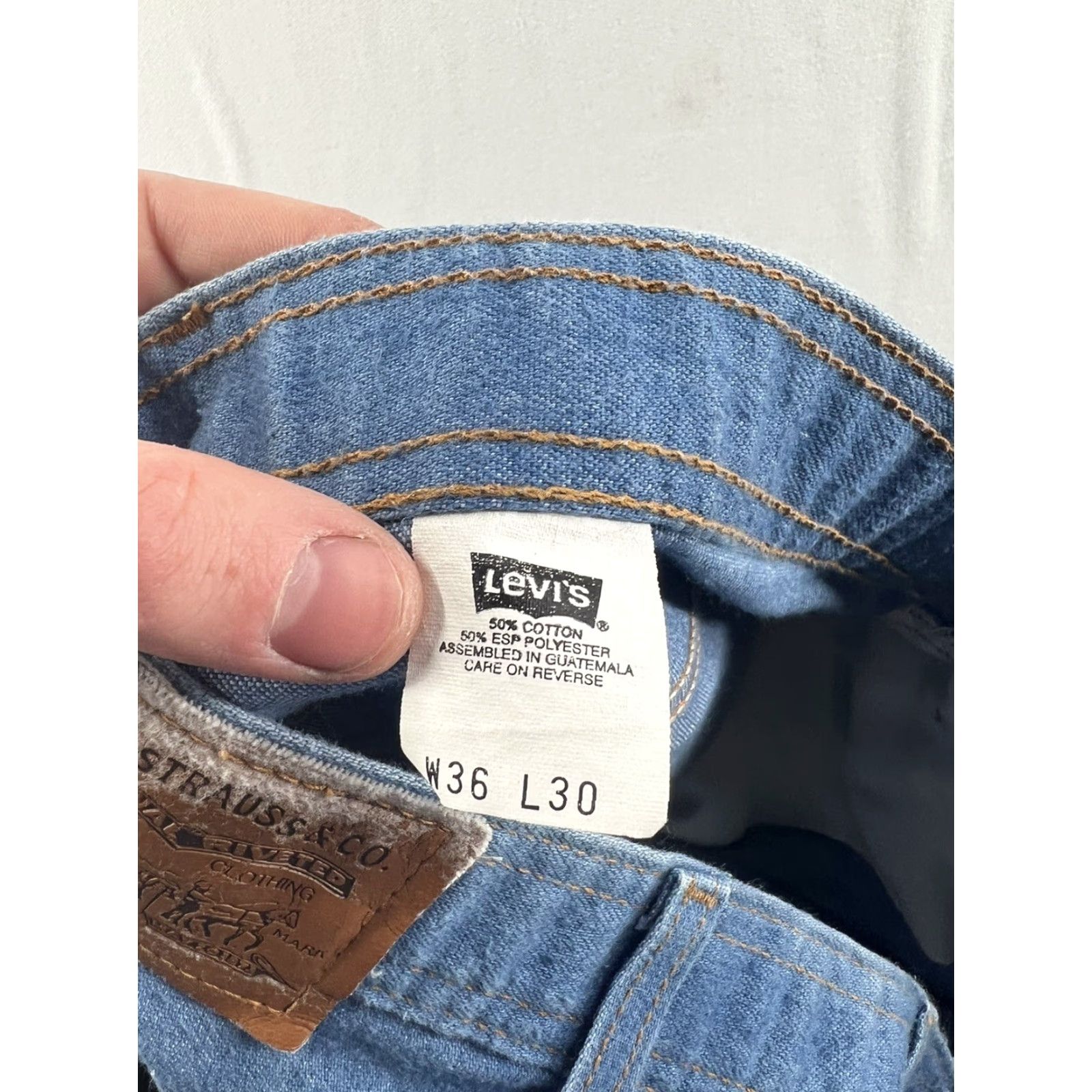 Levi's VINTAGE Levi's Denim Jeans Baggy Straight Leg 34x26 Medium Wash Blue USA Levi's 505 Mens Jeans Straight 34 Regular Blue Baggy Vintage Mens Jeans Size US 34 / EU 50 - 4 Thumbnail