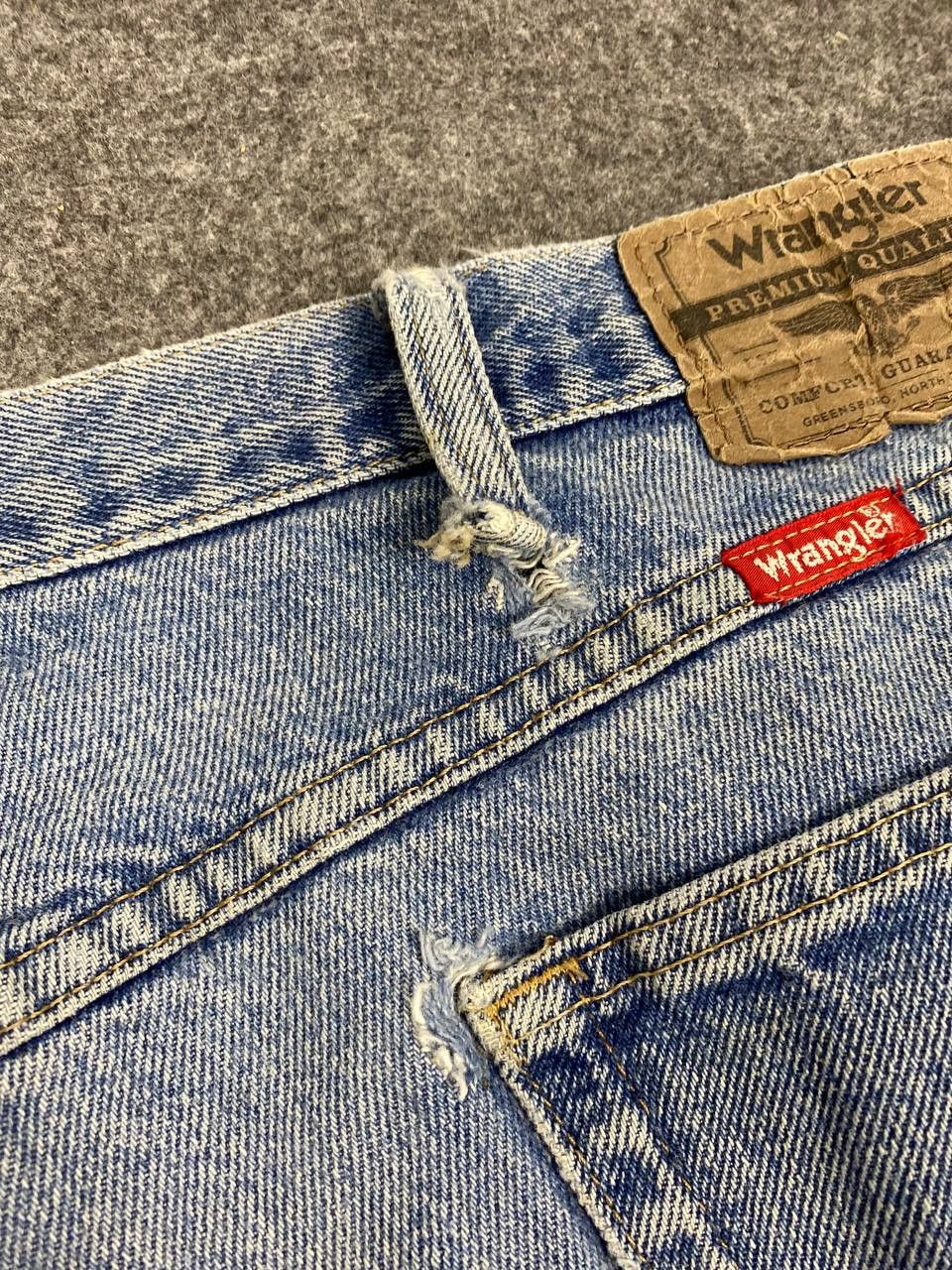 Wrangler vintage wrangler regular fit distressed denim Size US 42 / EU 58 - 6 Thumbnail
