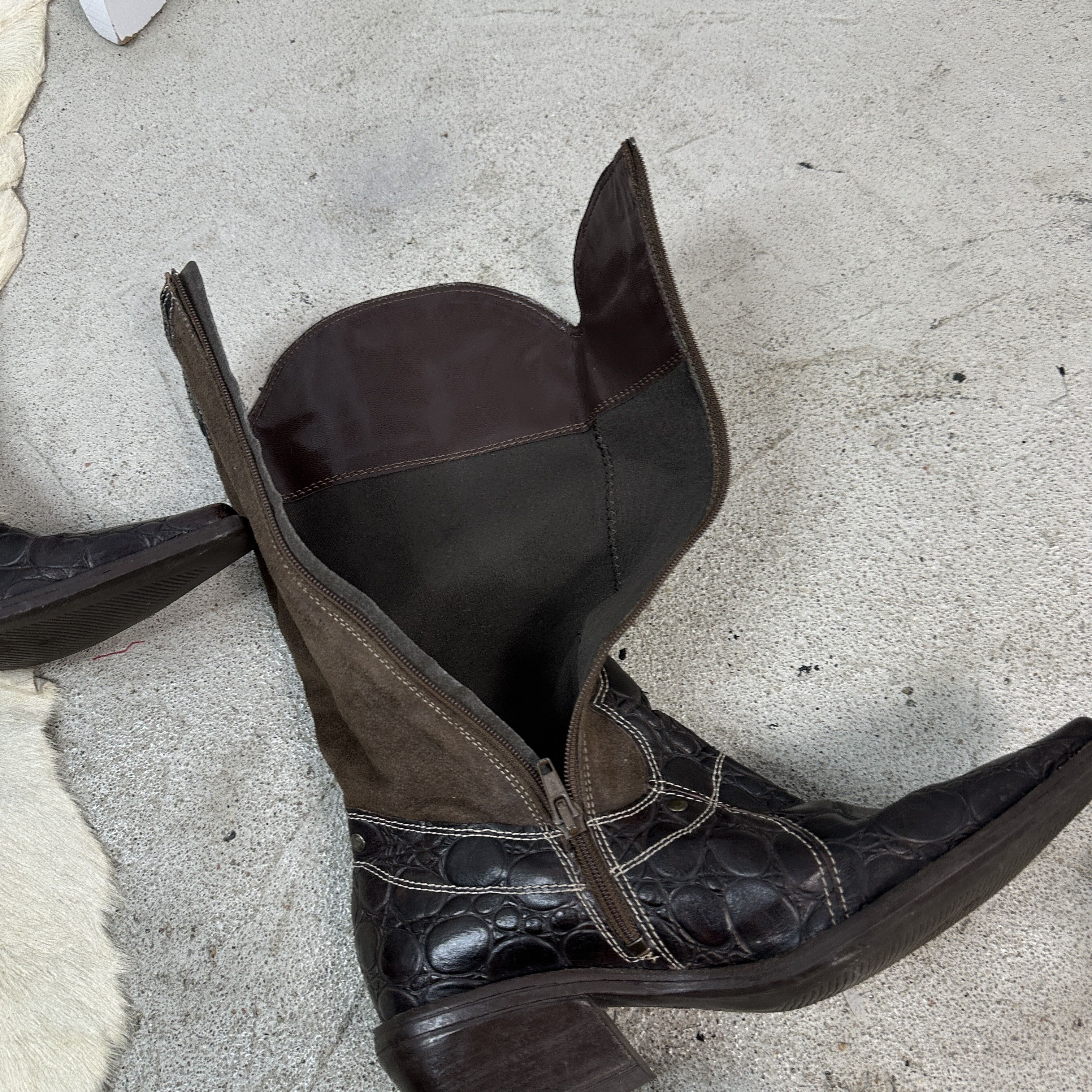 Vintage Vintage Avant Garde Archive Y2K Leather Cowboy Boots Size US 5 / IT 35 - 7 Thumbnail