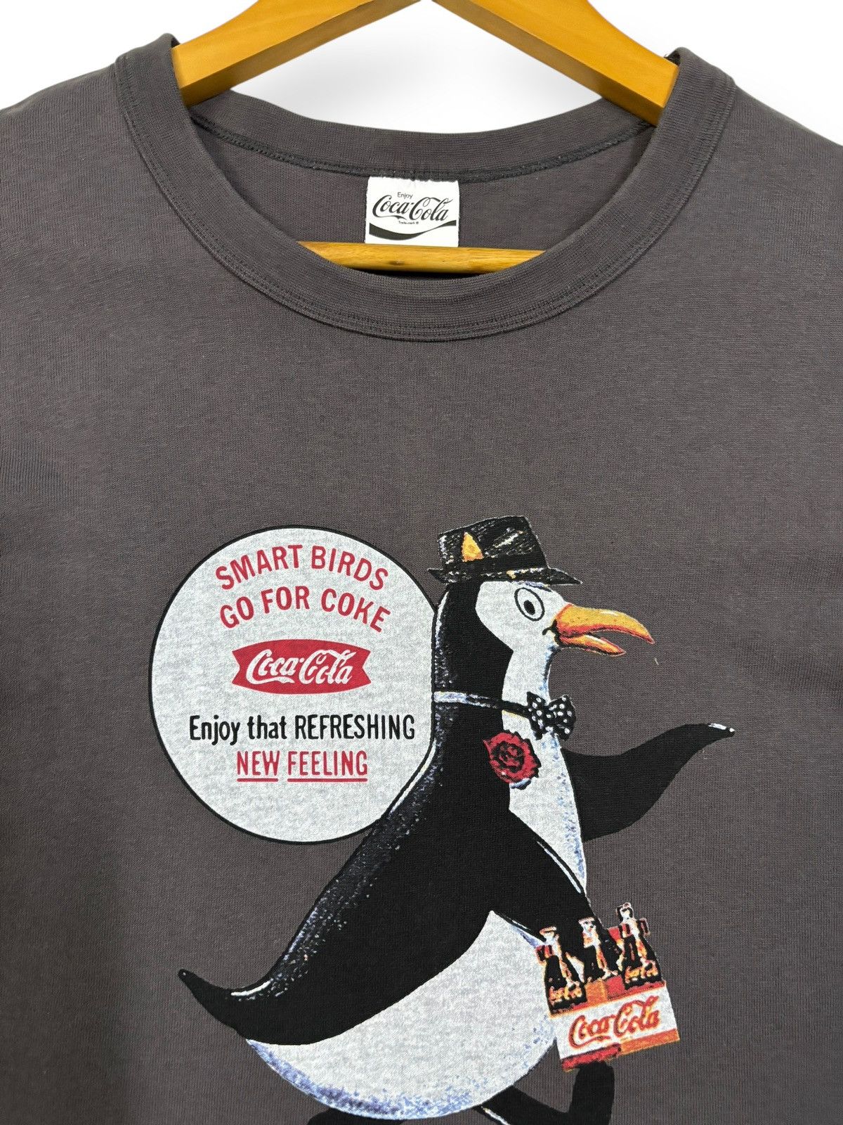 GU × Undercover GU x Coca Cola Penguin Graphic Printed T-shirt Size US M / EU 48-50 / 2 - 3 Thumbnail