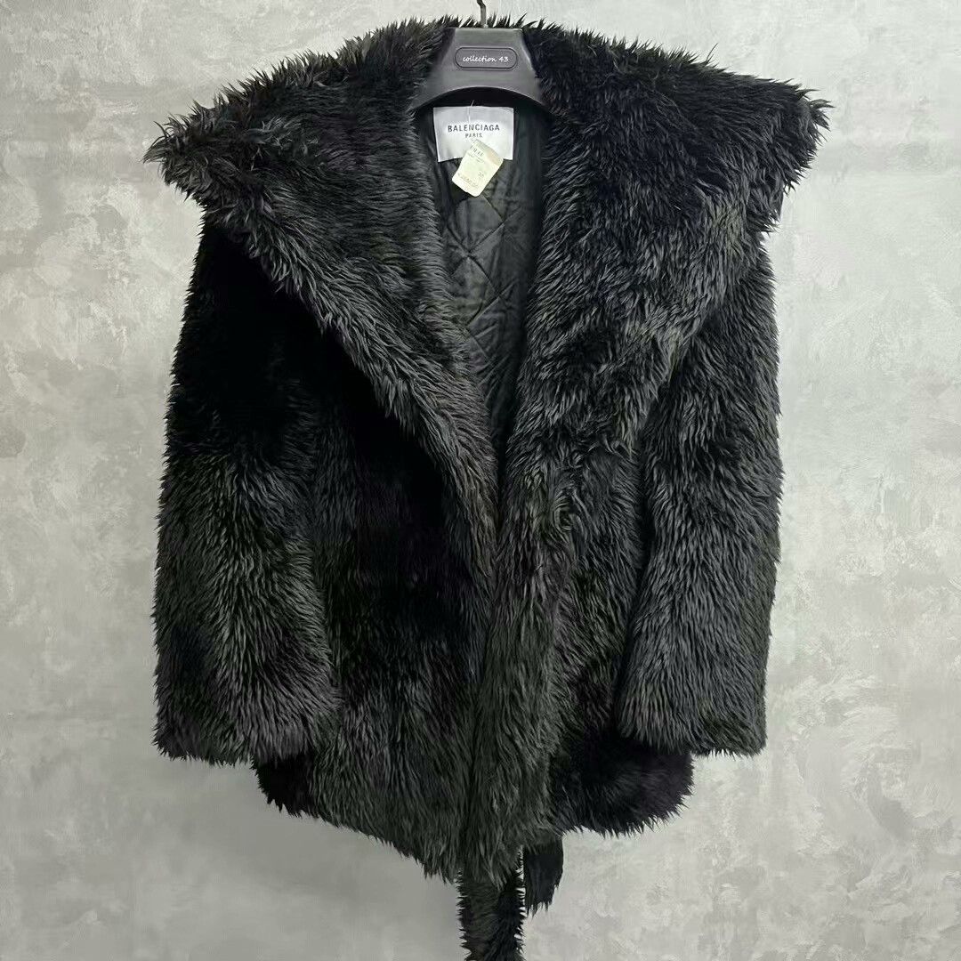 Balenciaga Balenciaga Black Fur Collar Coat Size US S / EU 44-46 / 1 - 1 Thumbnail