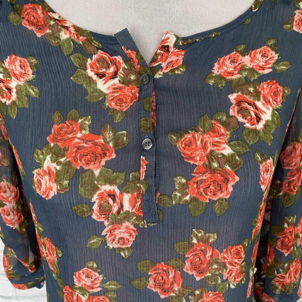 Other Bobbie Brooks women S semi sheer 3/4 sleeve floral print blo Size S / US 4 / IT 40 - 2 Thumbnail