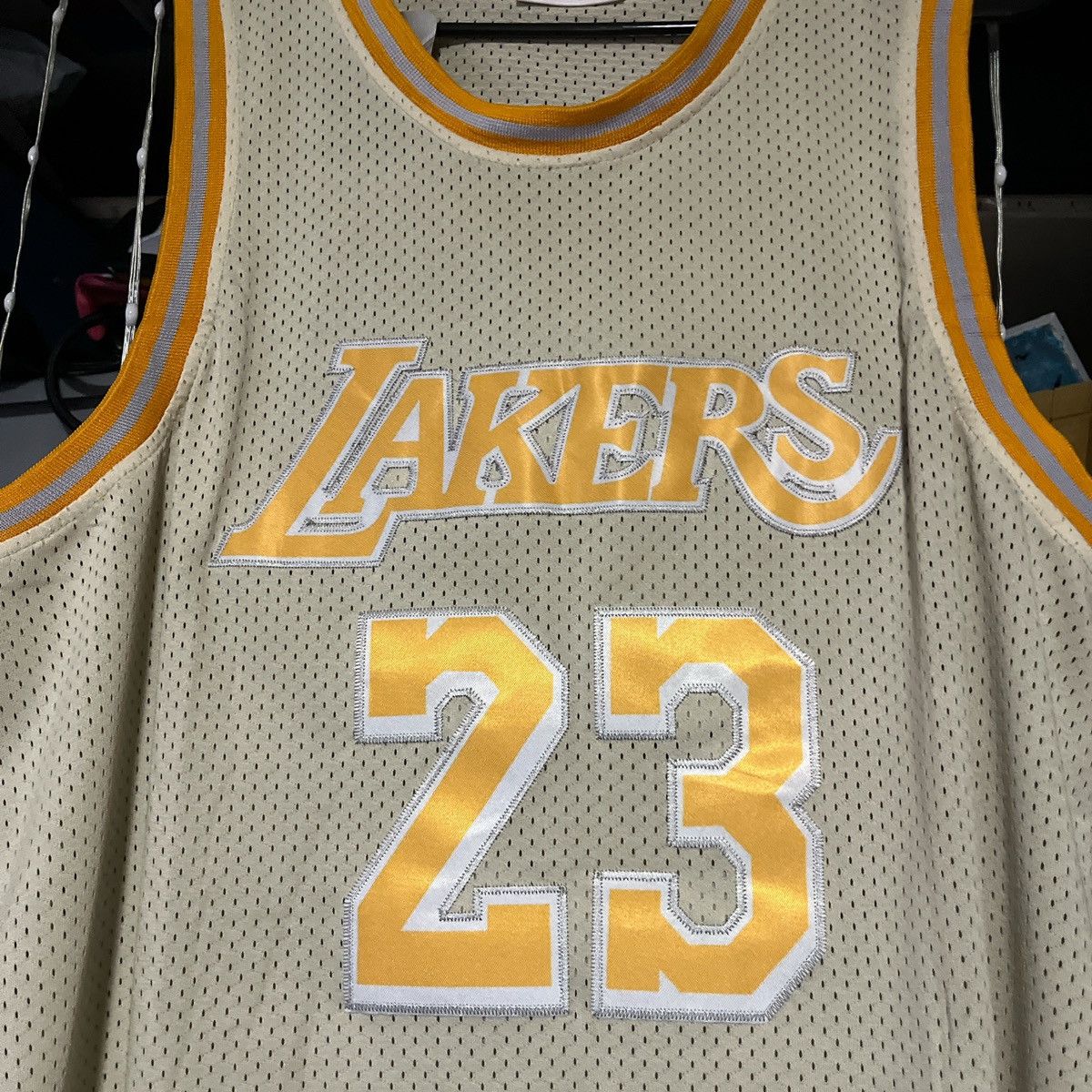 Mitchell & Ness yellow and tan colored lakers #23 lebron hardwood classic Size US XXL / EU 58 / 5 - 2 Thumbnail
