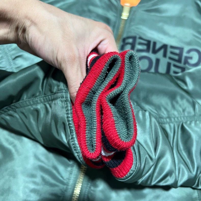 Undercover Undercover x Supreme wears a reversible flight jacket Size US M / EU 48-50 / 2 - 4 Thumbnail