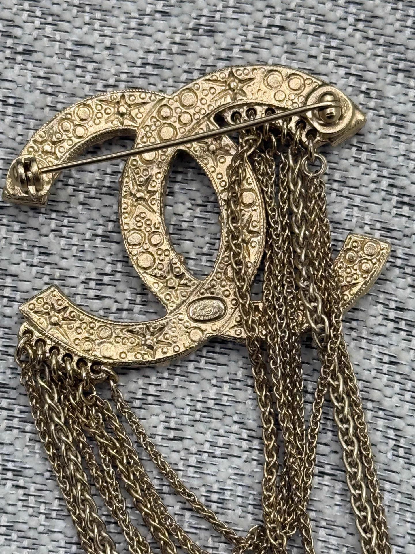 Chanel Chanel Pearl Double C Tassel Brooch Size ONE SIZE - 4 Thumbnail