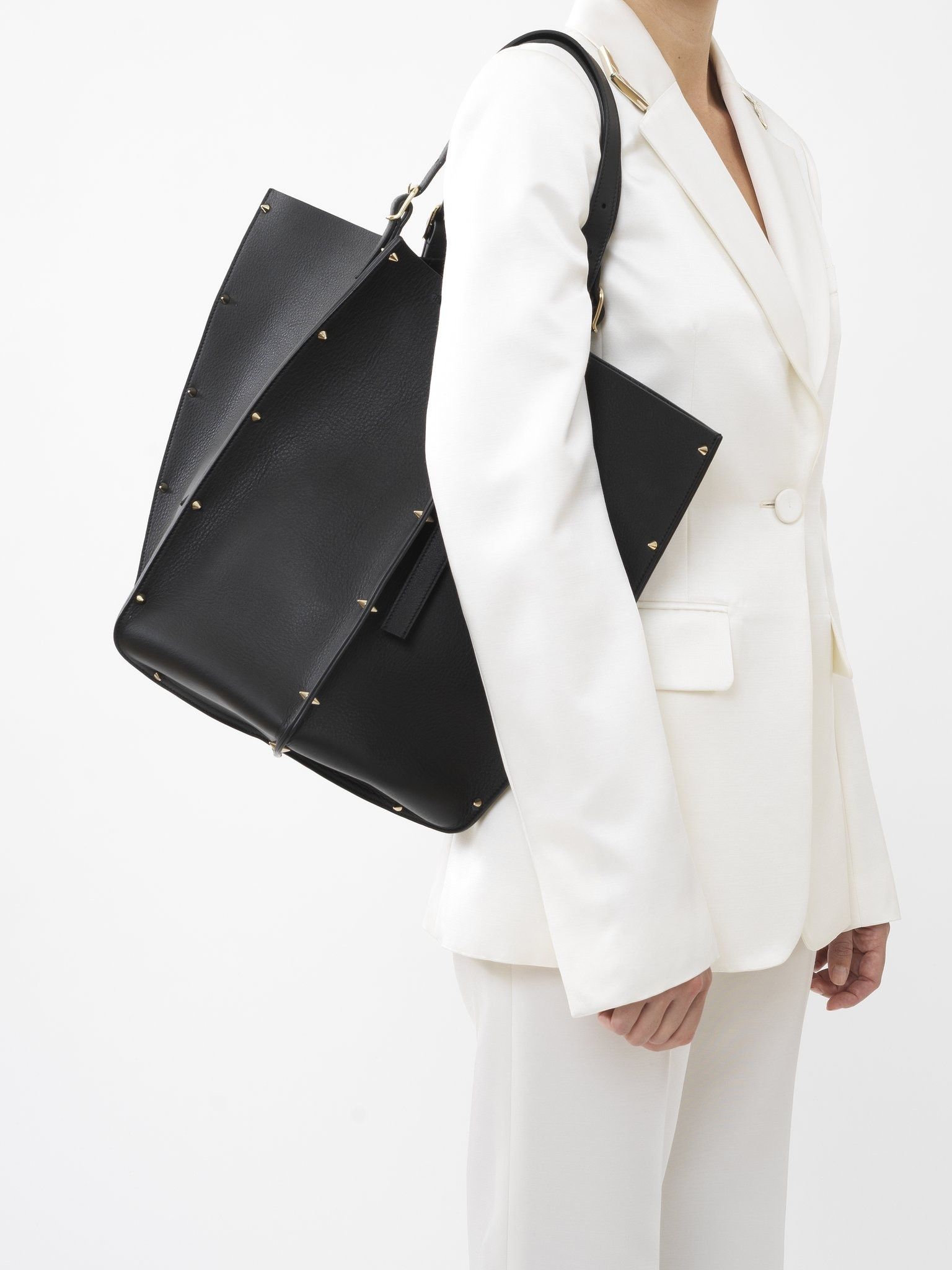 Chloe o1loc1c10425 Size: OS / Carmela Medium Tote Bag in Black Size ONE SIZE - 2 Thumbnail