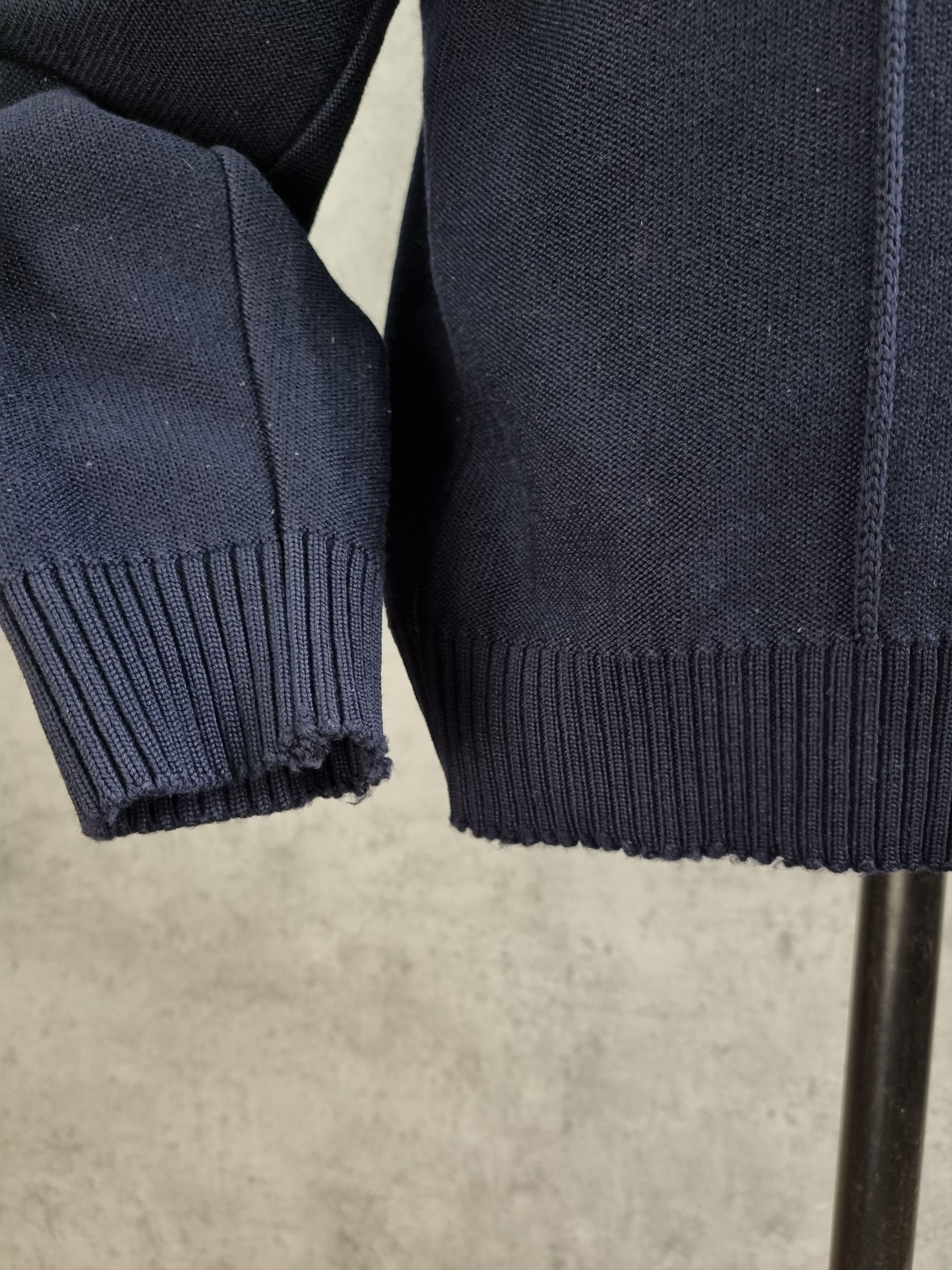 Fendi × Vintage Vtg Fendi Uomo Italian Wool Distressed Sweater V Neck Size US L / EU 52-54 / 3 - 17 Thumbnail