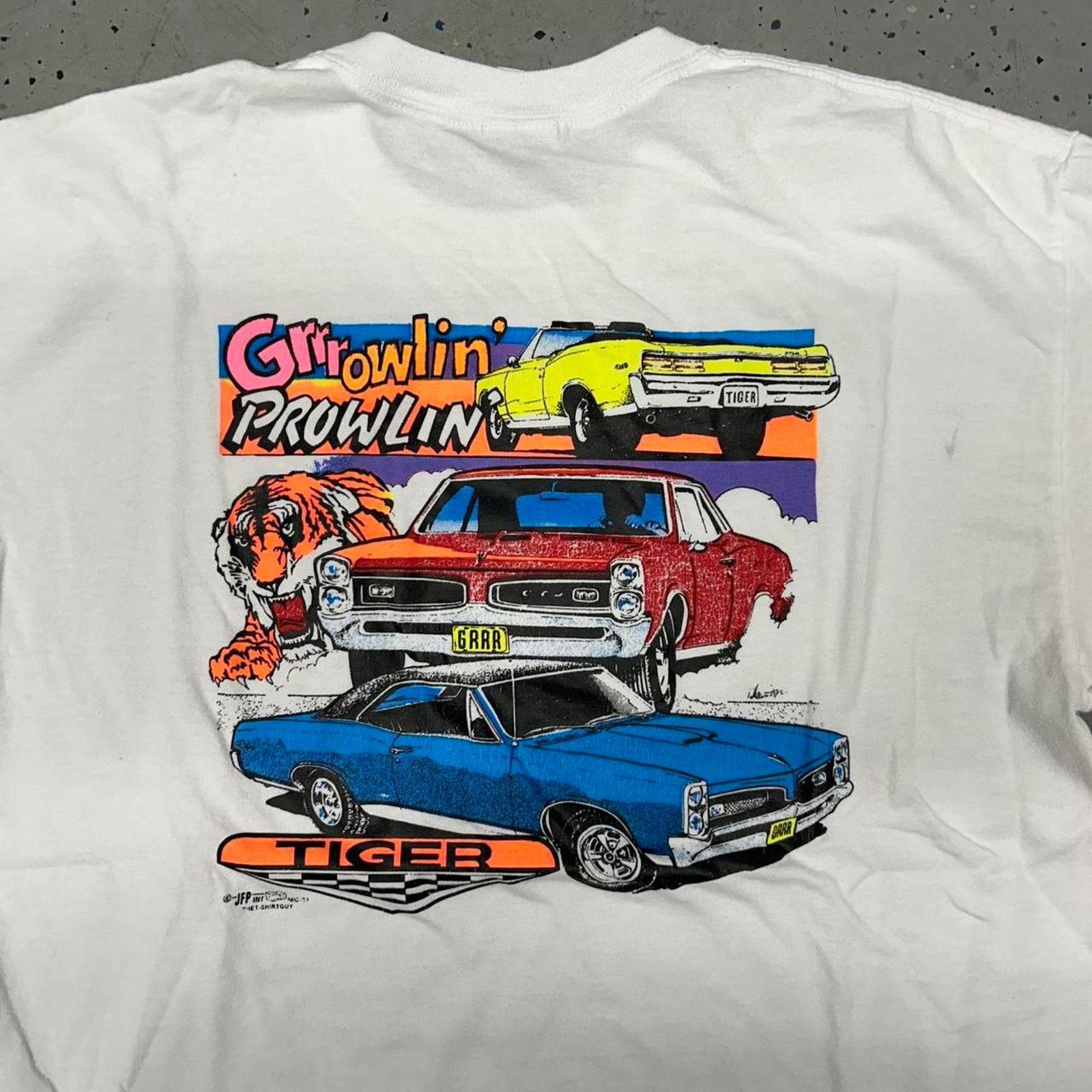 Gildan Y2K white Prowlin Tiger car graphic t-shirt Size US L / EU 52-54 / 3 - 2 Thumbnail