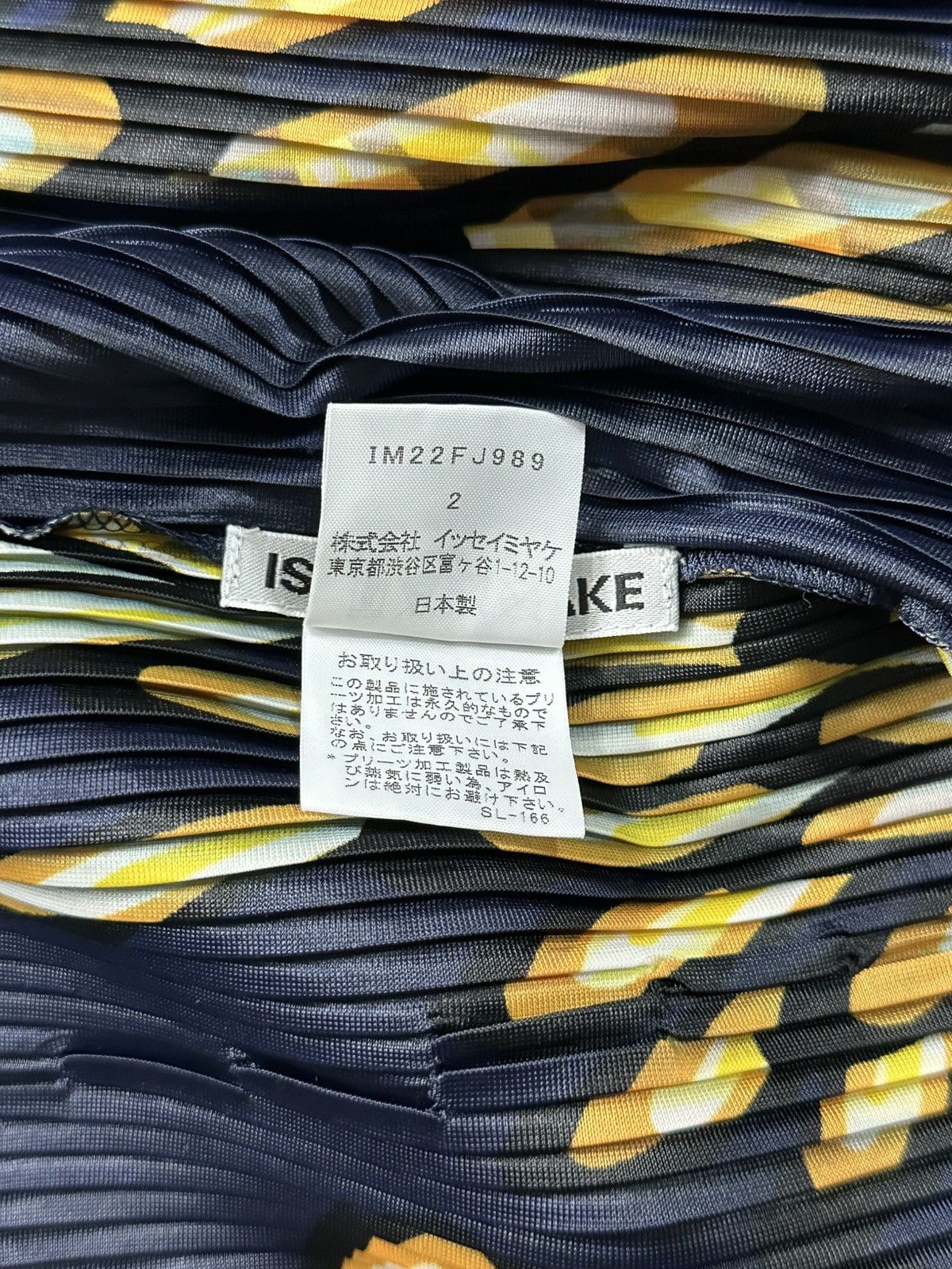 Issey Miyake "Gorgeous Fireworks Pleated Top and Skirt Set" Size M / US 6-8 / IT 42-44 - 3 Thumbnail