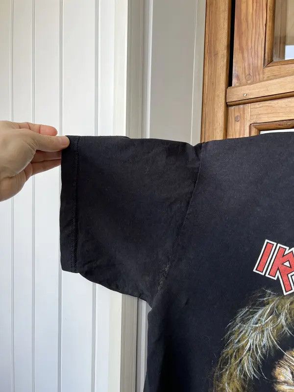 Band Tees Vintage Iron maiden T-shirt Eddie middle finger Size US L / EU 52-54 / 3 - 6 Thumbnail