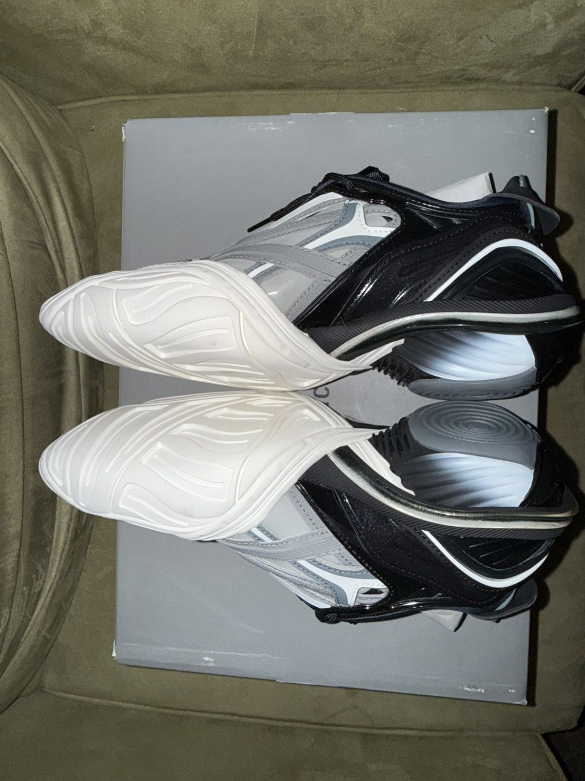 Balenciaga Balenciaga Tyrex Unisex Shoes, OG Box w/ dust & tote bag NEW Size US 7 / IT 37 - 7 Thumbnail