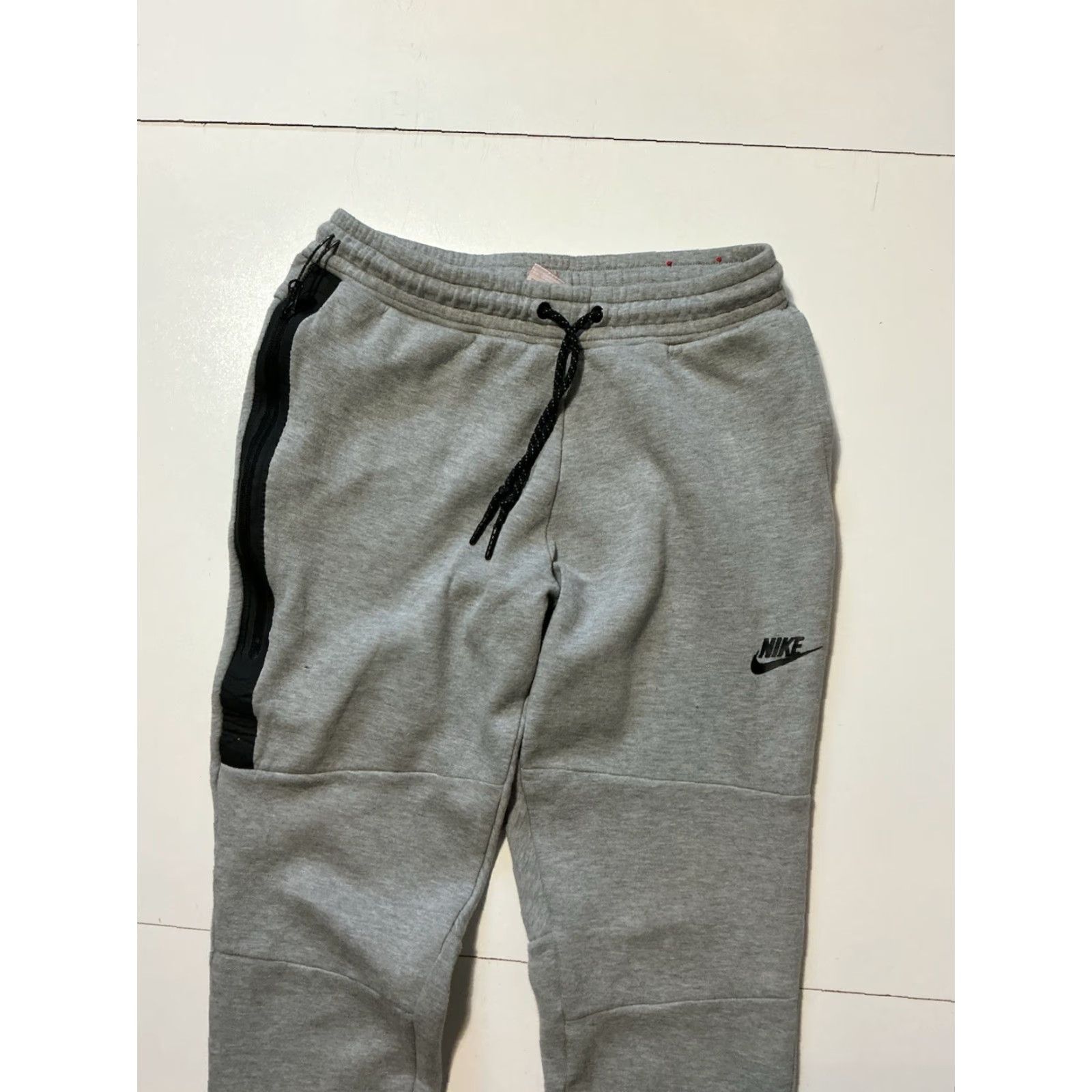 Nike VINTAGE Nike NSW Sportswear Tech Fleece 1MM Heather Grey Black Jogger Sweatpants Sz. S Mens Sweatpants Size US 29 - 7 Thumbnail