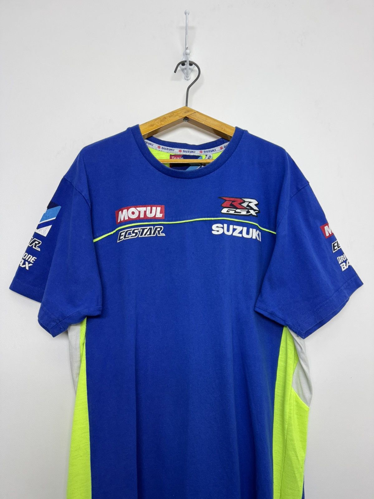 Vintage Vintage Y2k Suzuki Racing Big Logo T Shirt Size US L / EU 52-54 / 3 - 6 Thumbnail
