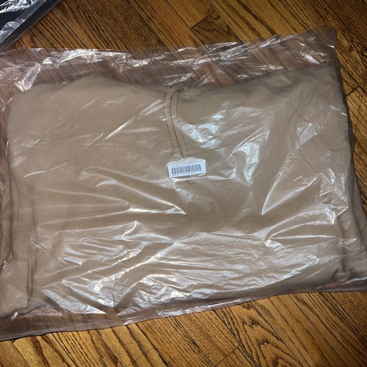 Supreme Supreme Satin Applique Hooded Sweatshirt Light Tan Size XL Size US XL / EU 56 / 4 - 3 Thumbnail
