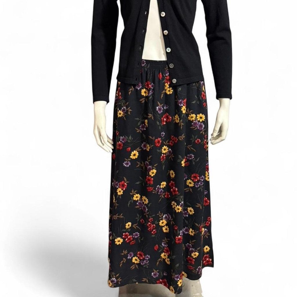 Other VINTAGE Cottage core vibes Black floral skirt Size 28" / US 6 / IT 42 - 1 Thumbnail