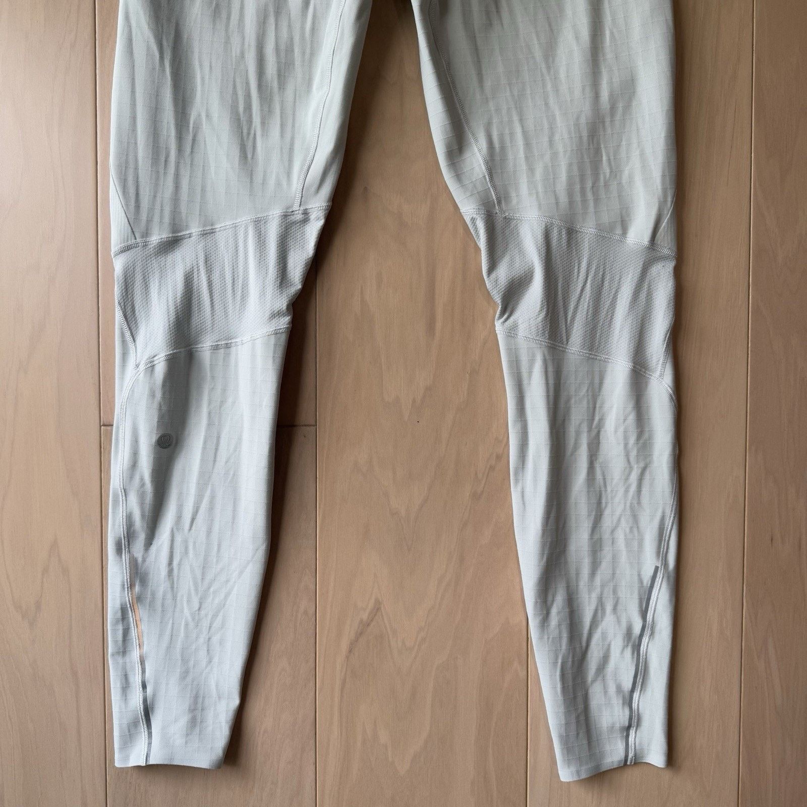 Lululemon Lululemon Pants Large Gray White Lightweight Legging Running Size 28" / US 6 / IT 42 - 7 Thumbnail