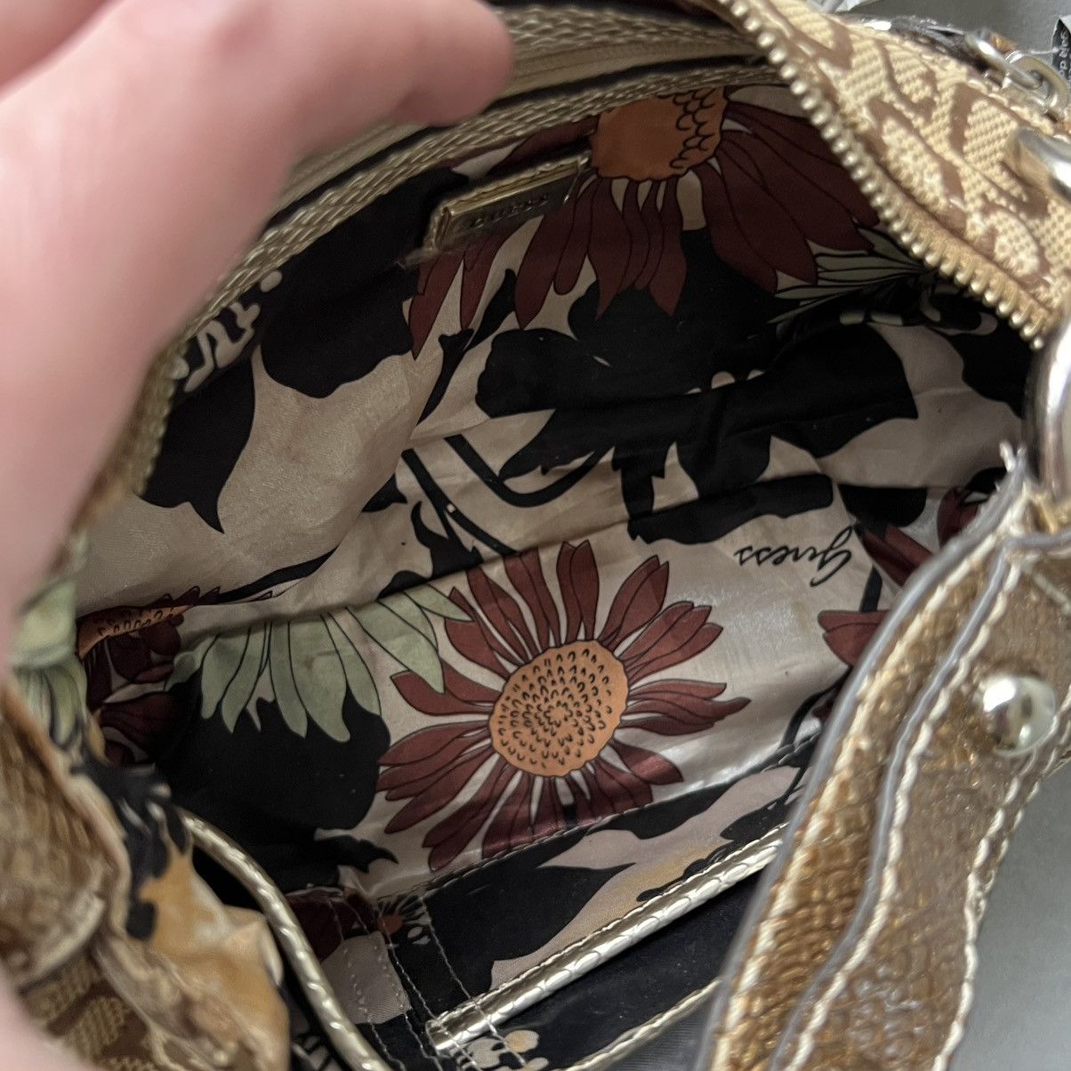Guess Guess Vintage Handbag Size ONE SIZE - 10 Thumbnail