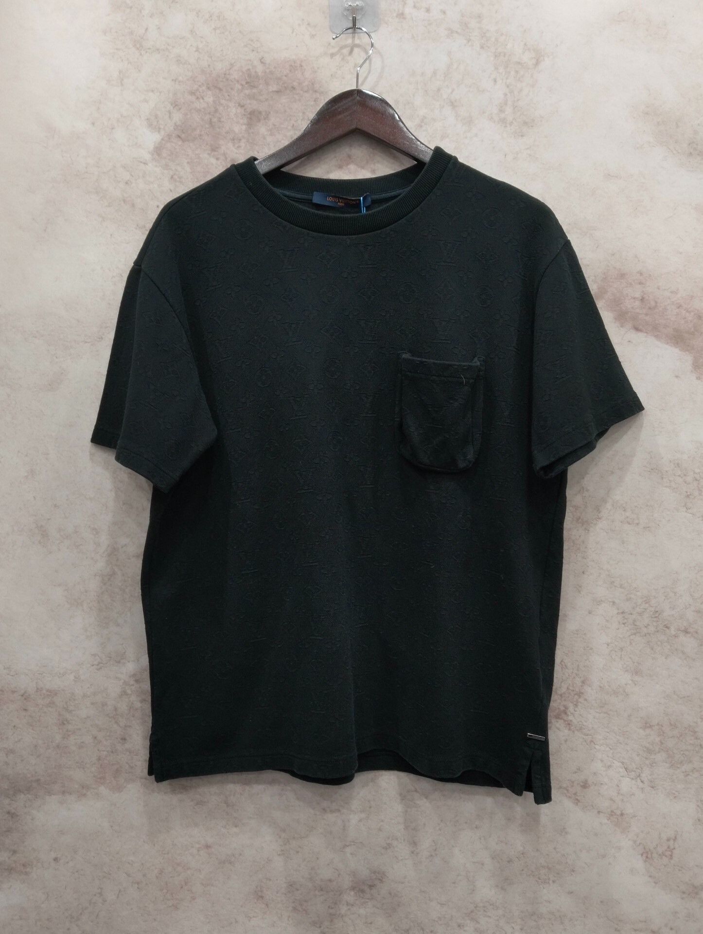 Louis Vuitton LV Black Dark Monogram 3D Pocket T-Shirt Size US L / EU 52-54 / 3 - 1 Thumbnail
