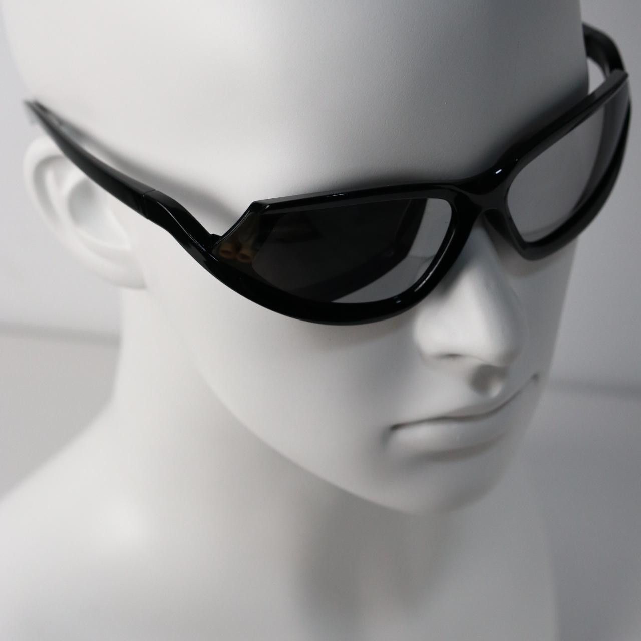 Japanese Brand Y2k Avant Garde Futuristic Black Sunglasses Unisex OS Size ONE SIZE - 4 Thumbnail