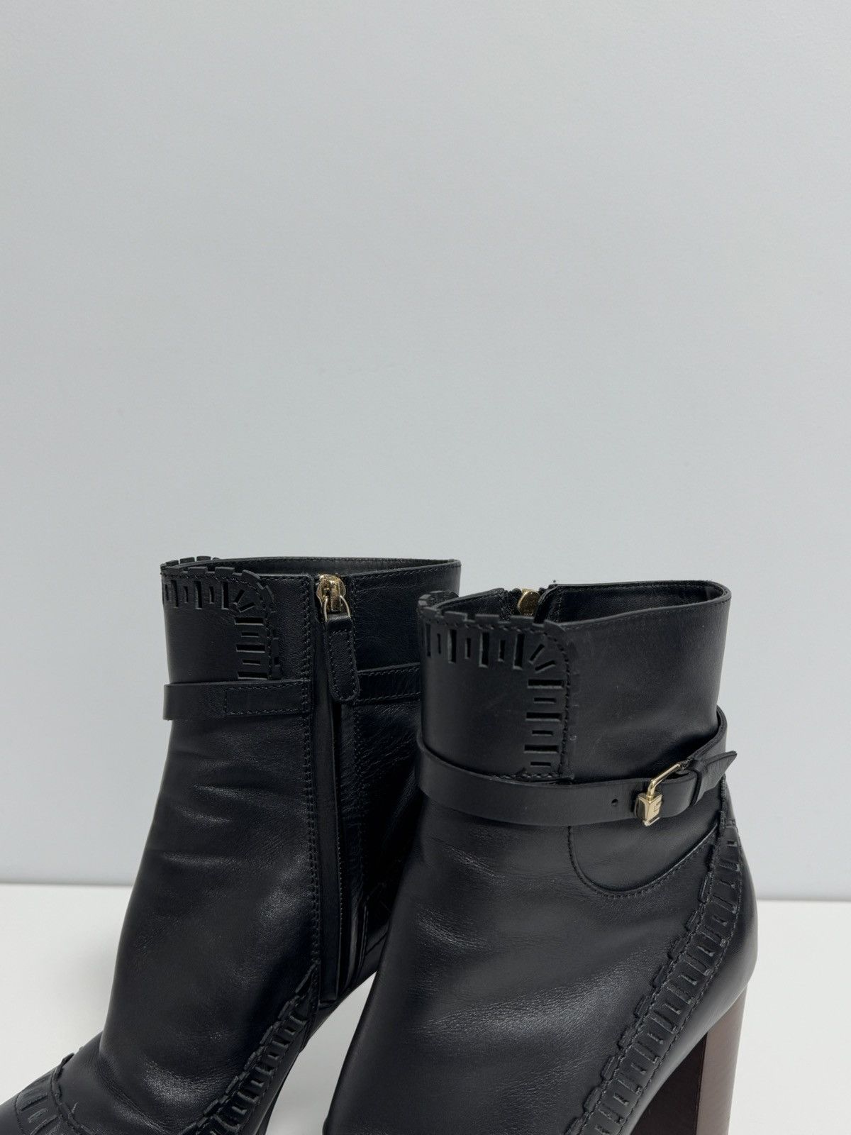Tod's Tod’s Buckled Laser-cut Glossed-leather Ankle Boots In Nero Size US 6 / IT 36 - 2 Thumbnail