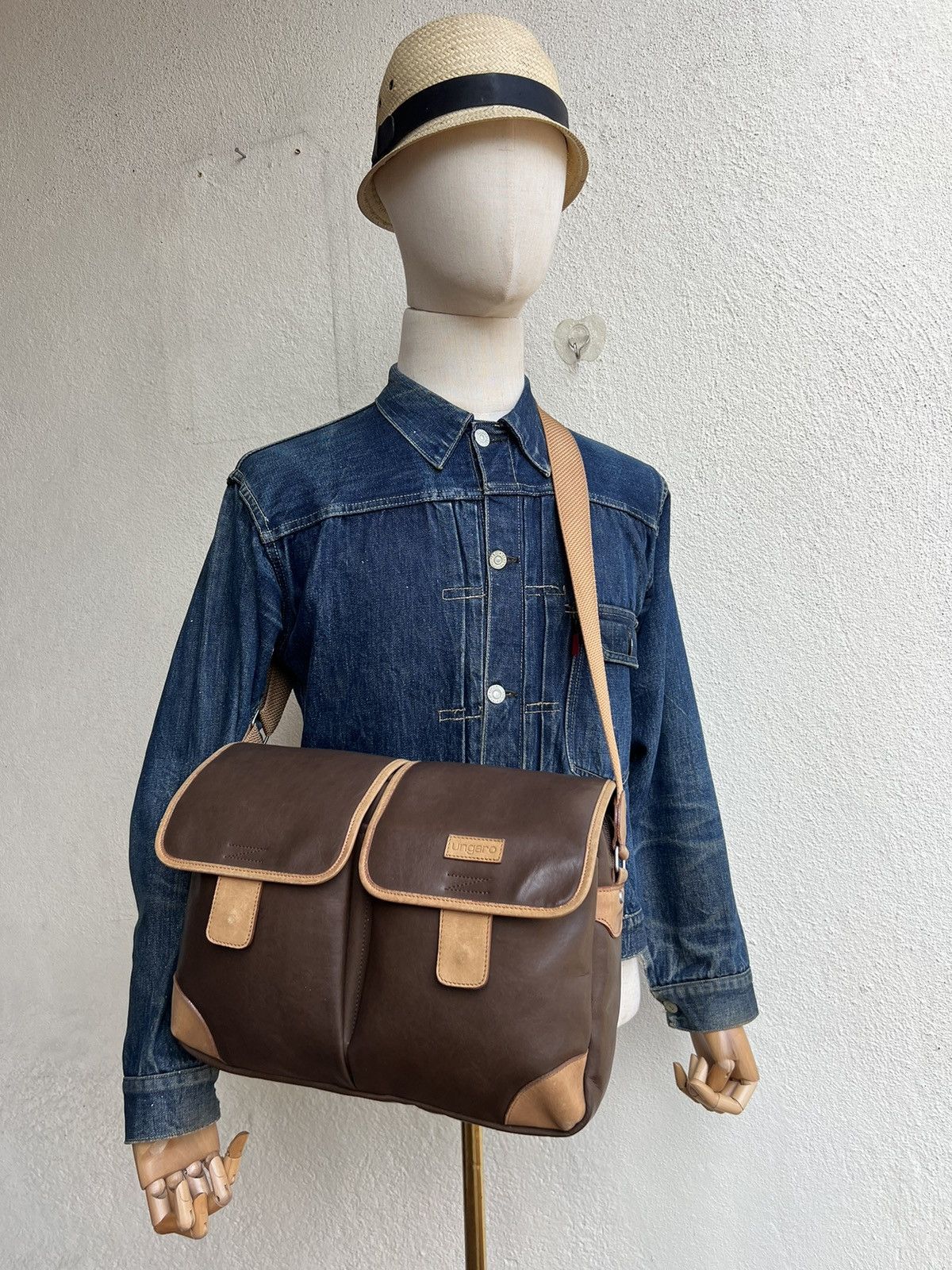 Emanuel Ungaro Vintage Ungaro PU and Leather Messenger Bag Size ONE SIZE - 1 Thumbnail