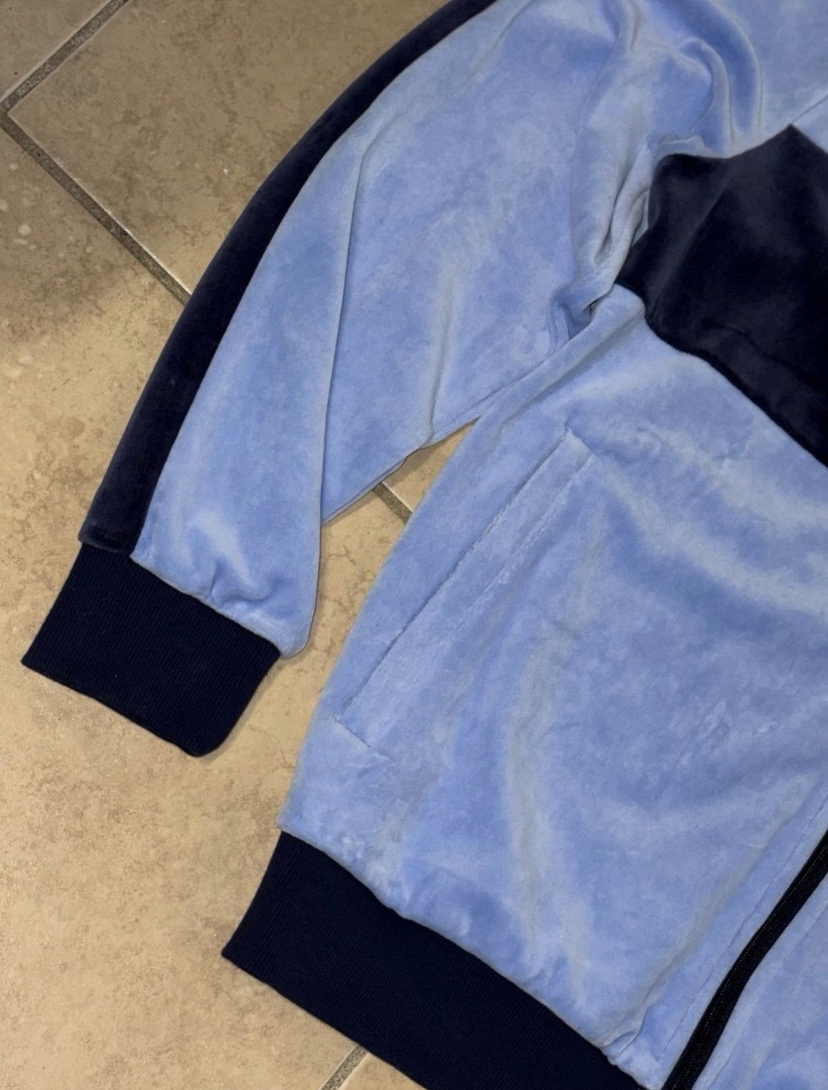 Puma Puma Light Blue and Navy Velour zipper Bomber Jacket suede Size US L / EU 52-54 / 3 - 2 Thumbnail