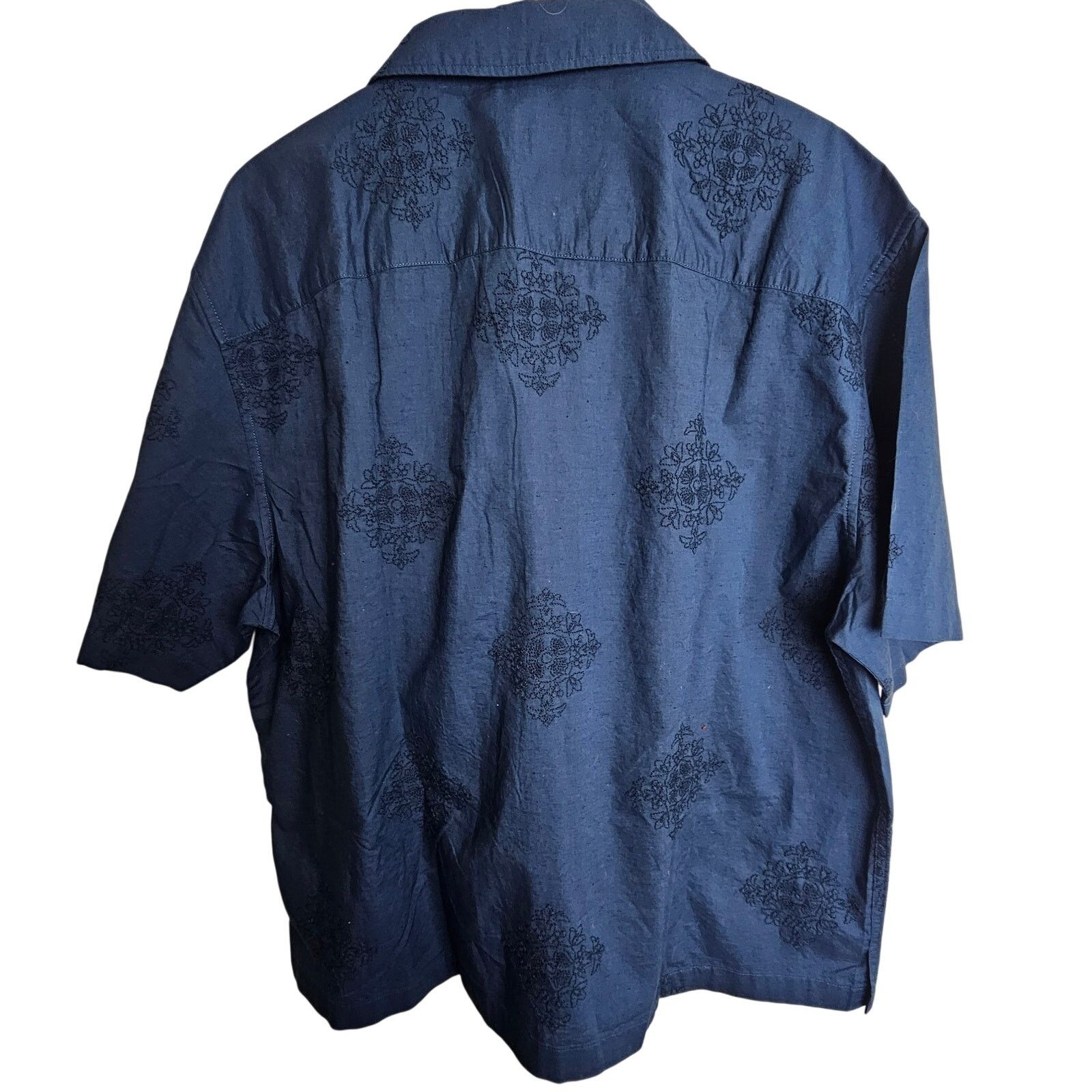 American Eagle Outfitters American Eagle Mens Embroidered Floral Relaxed Fit Button L Size US L / EU 52-54 / 3 - 10 Thumbnail