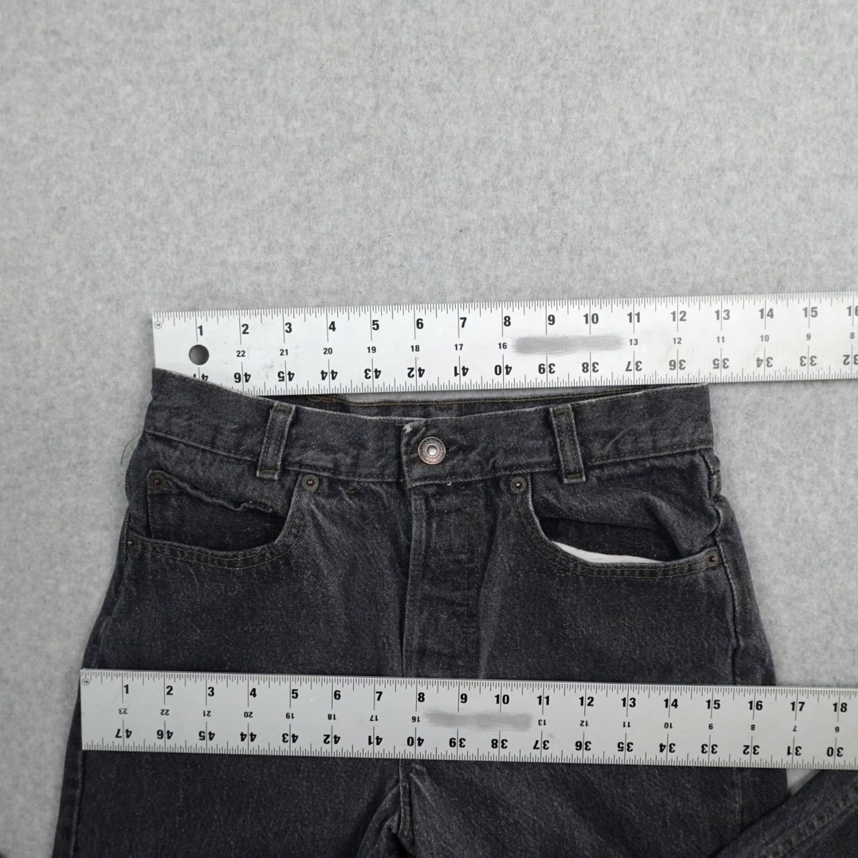 Levi's VINTAGE Levi's 701 Jeans 27 (27X28) Button Fly Black Denim 5-Pocket Regular Womens Size 27 80s Vintage style Straight Jeans Mens Womens Size 27" / US 4 / IT 40 - 7 Thumbnail