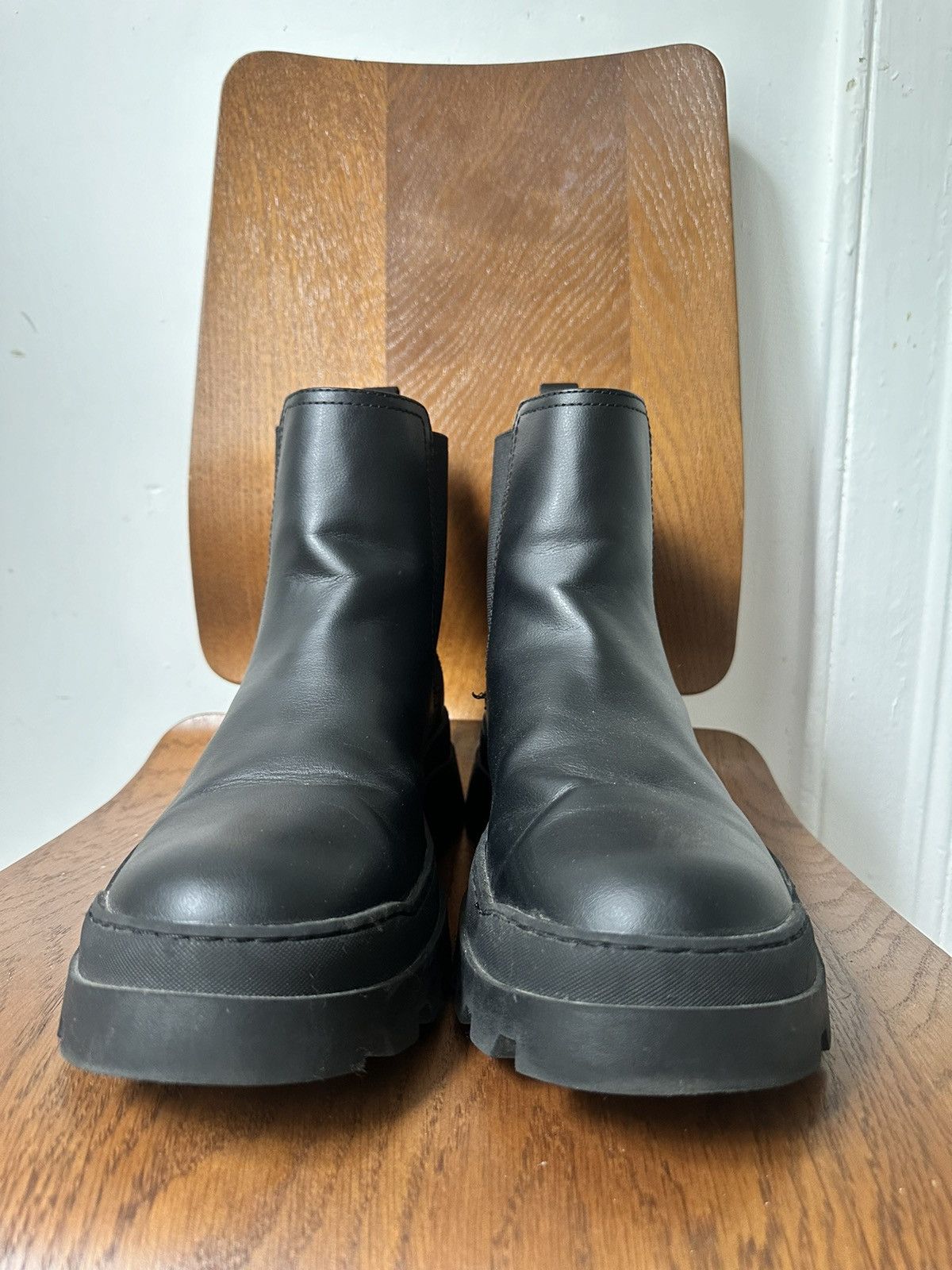 Le Grande Bleu (L.G.B.) SEND OFFERS‼️ Thick sole Chelsea Boot Size US 10.5 / EU 43-44 - 3 Thumbnail