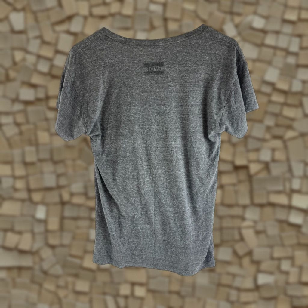 Toms TOMS T-Shirt Women’s S Gray Heather Scoop Neck Short Sleeve Plan Your Escape Shirt Womens Small Gray Heather, Regular Fit, Breathable, Basic Style Size S / US 4 / IT 40 - 1 Thumbnail