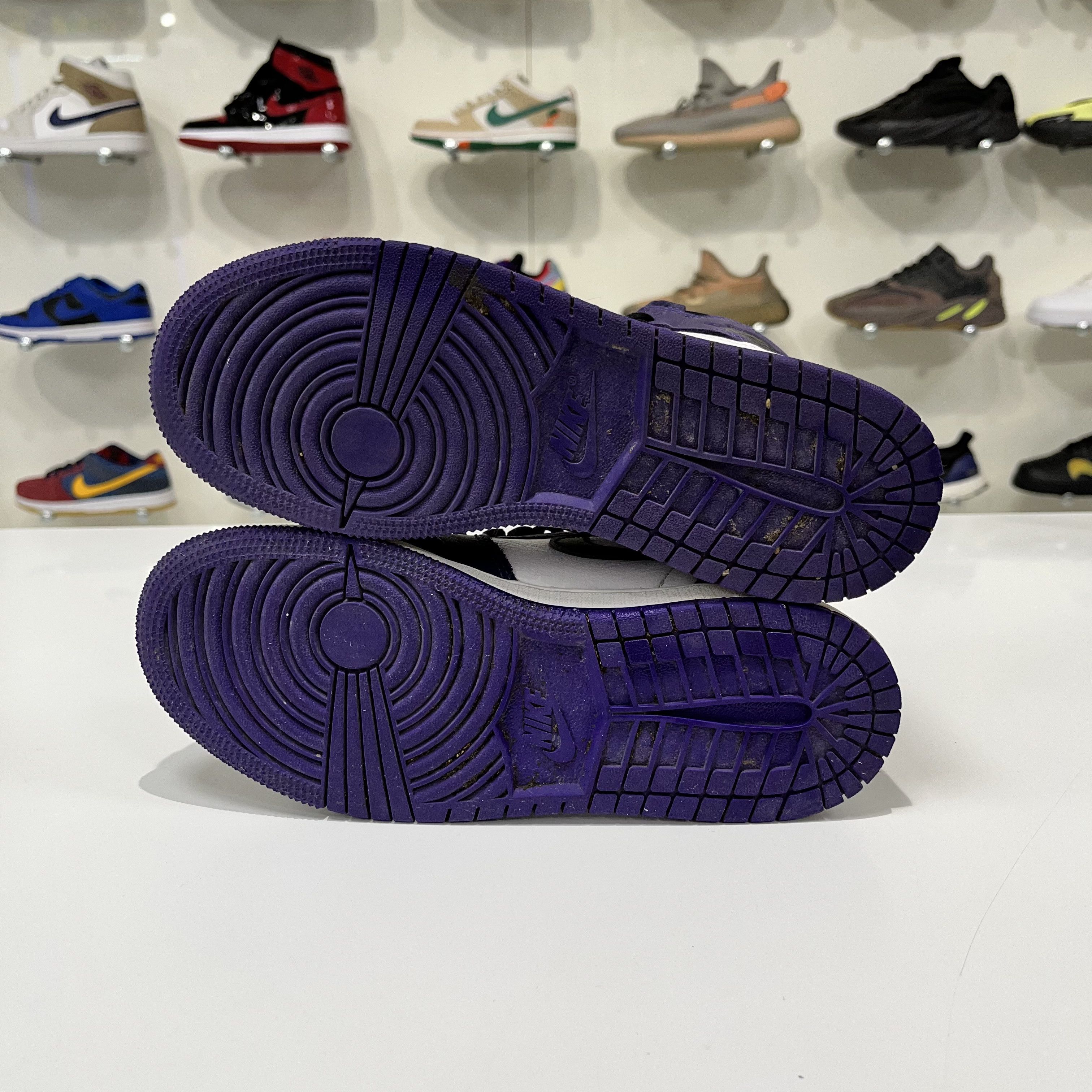 Nike Jordan 1 Retro High Court Purple White (GS) Size US 4 / IT 34 - 11 Thumbnail