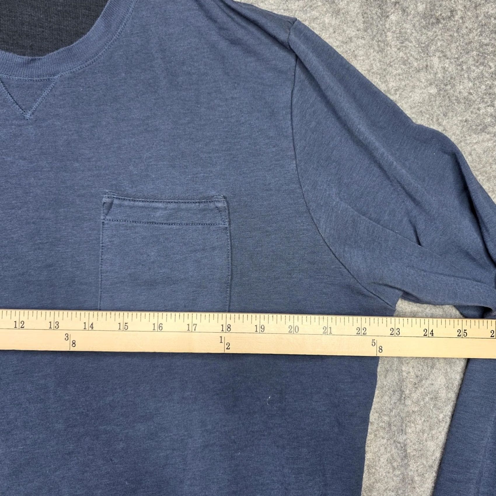 TravisMathew Travis Mathew Mens Large Blue Pullover Sweater Long Sleeve Casual Size US L / EU 52-54 / 3 - 5 Thumbnail