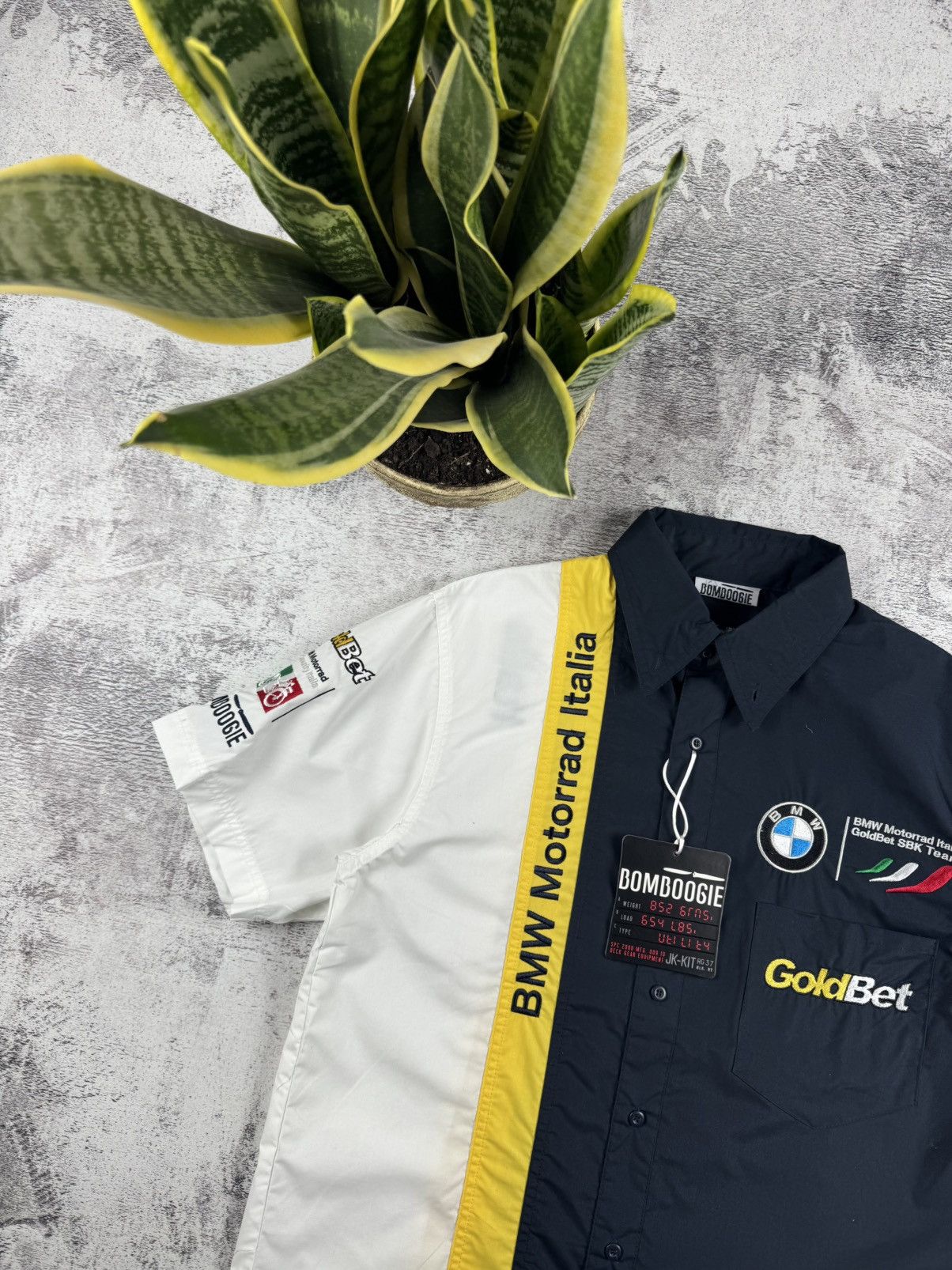 Bomboogie Vintage Bomboogie Formula 1 F1 Motorrad Button NEW Shirt Tee Size US S / EU 44-46 / 1 - 7 Thumbnail