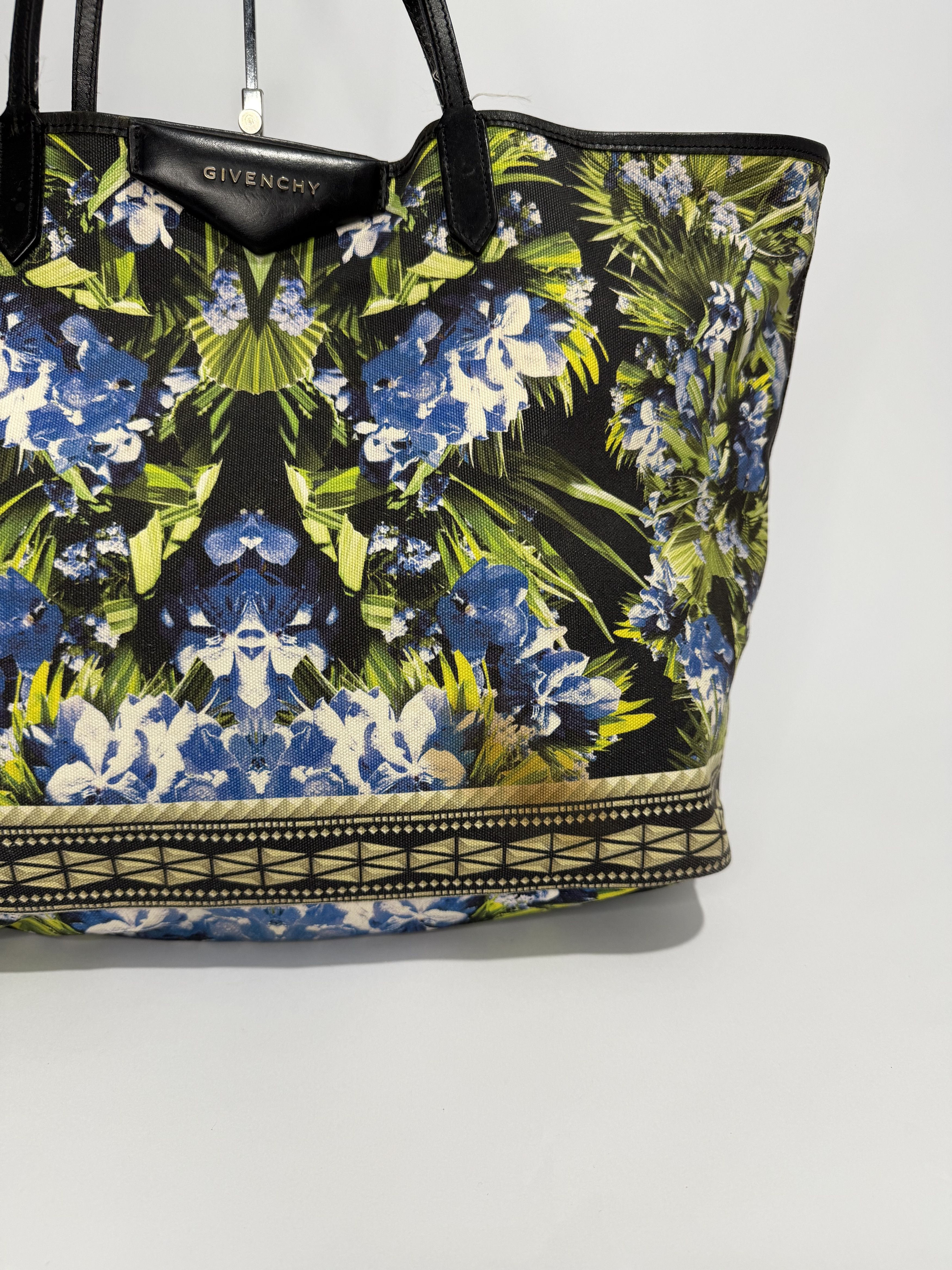 Givenchy GIVENCHY Floral Print Coated Canvas Antigona Large Tote Bag Size ONE SIZE - 2 Thumbnail