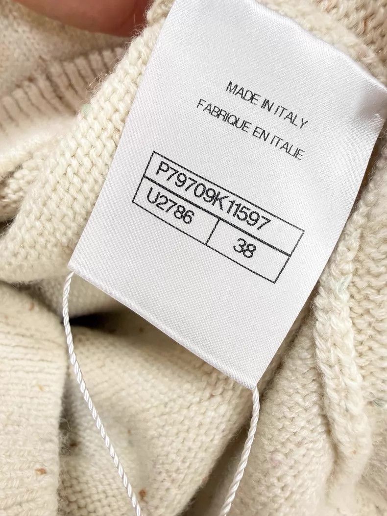 Chanel Chanel Oat-coloured bow lapel sleeveless knitted vest Size XS / US 0-2 / IT 36-38 - 5 Thumbnail