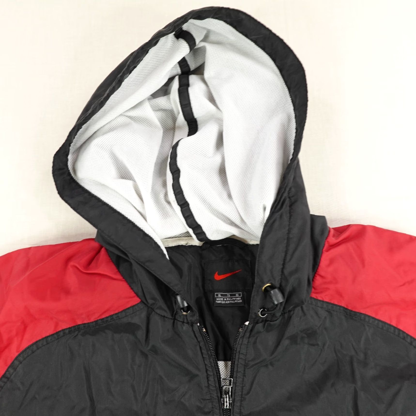 Nike VINTAGE Nike Jacket Mens XL Black Red Windbreaker Track Coat Lined Hoodie 90s Sports Wind-Resistant Zip Pockets Logo Size US XL / EU 56 / 4 - 3 Thumbnail