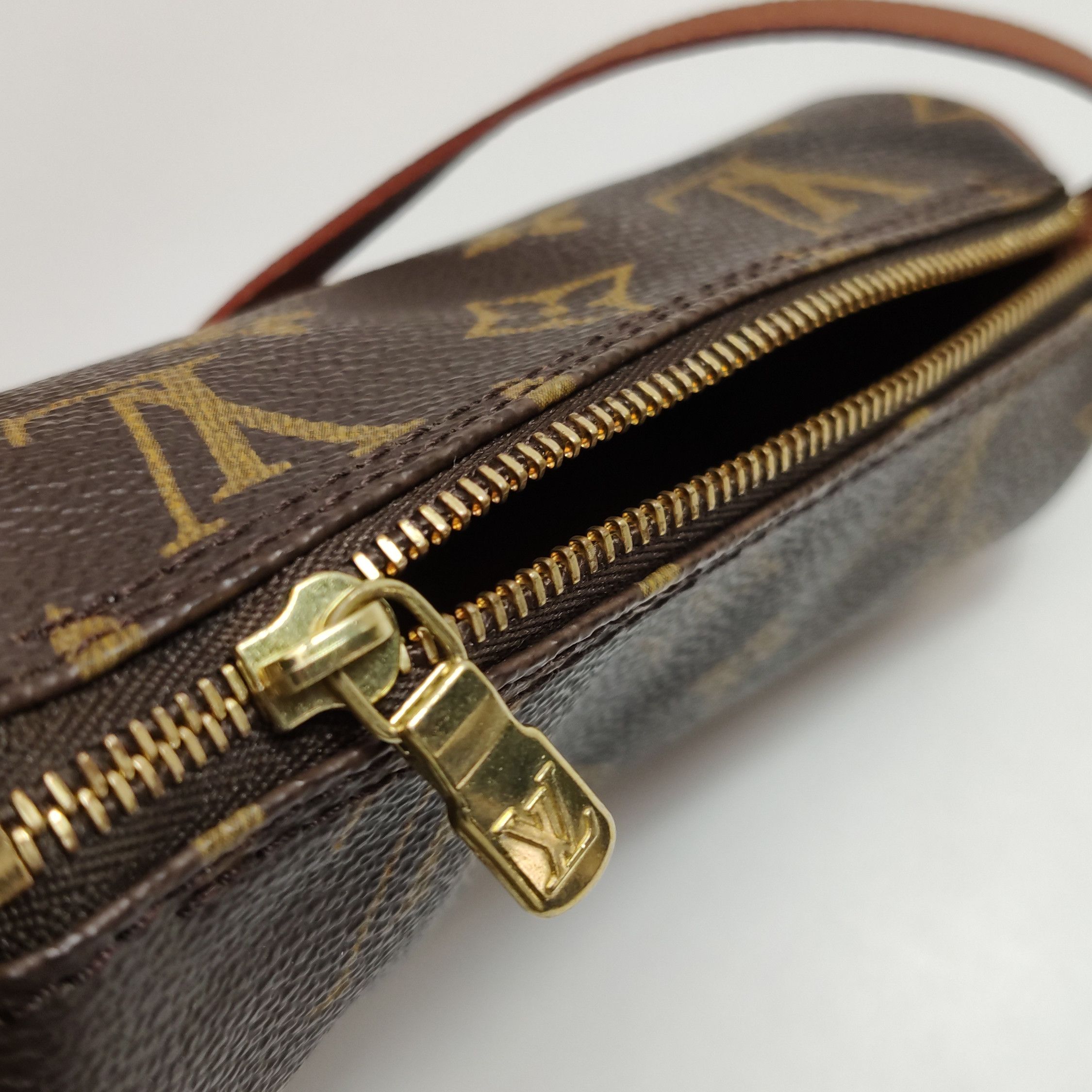 Louis Vuitton Louis Vuitton (LV) Papillon Mini Cowhide Monogram Printed D Size ONE SIZE - 6 Thumbnail