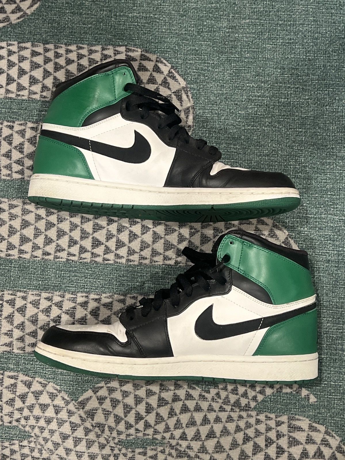 Jordan Brand Jordan 1 defining moments Celtics Size US 12 / EU 45 - 2 Thumbnail