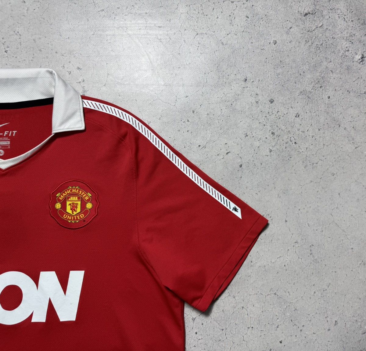 Nike Nike FC Manchester United 2010/2011 Vintage Soccer Jersey Size US L / EU 52-54 / 3 - 4 Thumbnail