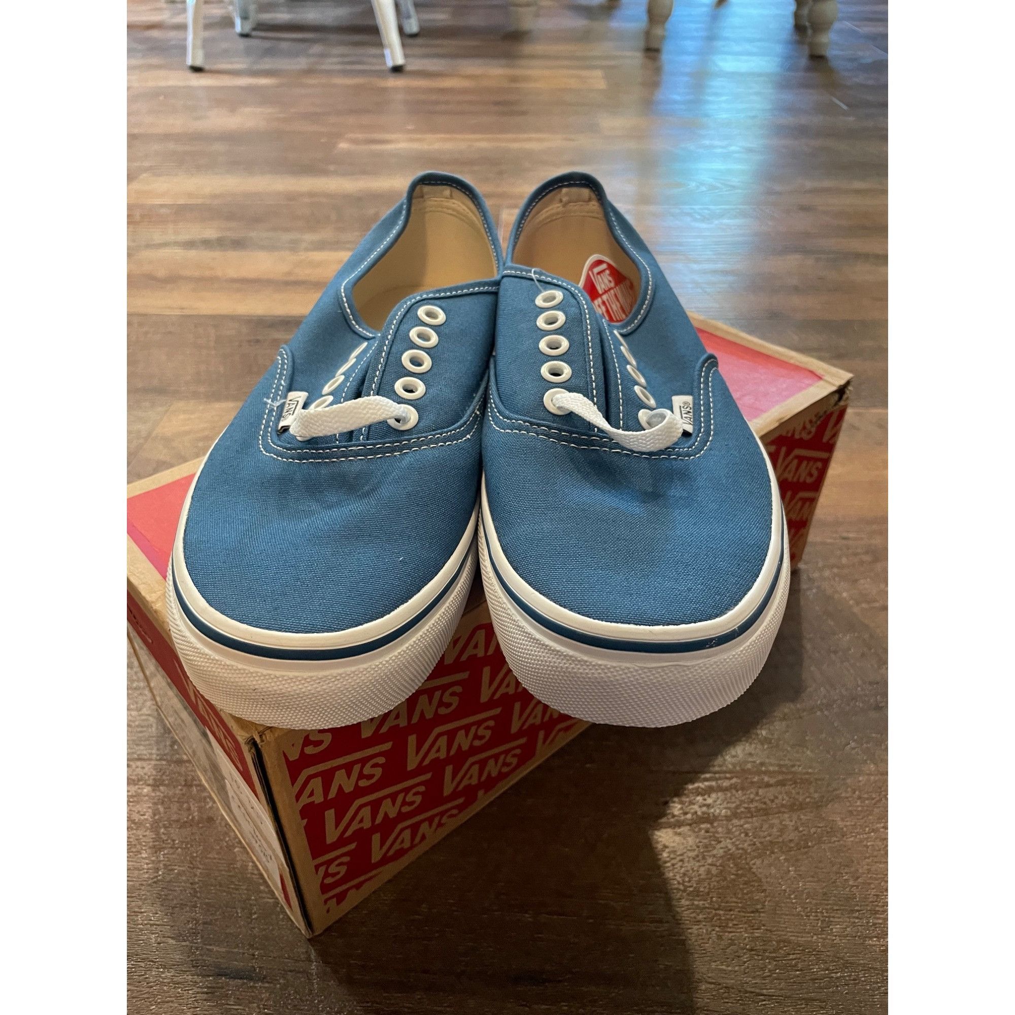 Vans BNWT Vans Navy Blue Vans Authentic Skate Shoes Men’s 7.5 Wom Size US 7.5 / EU 40-41 - 4 Thumbnail