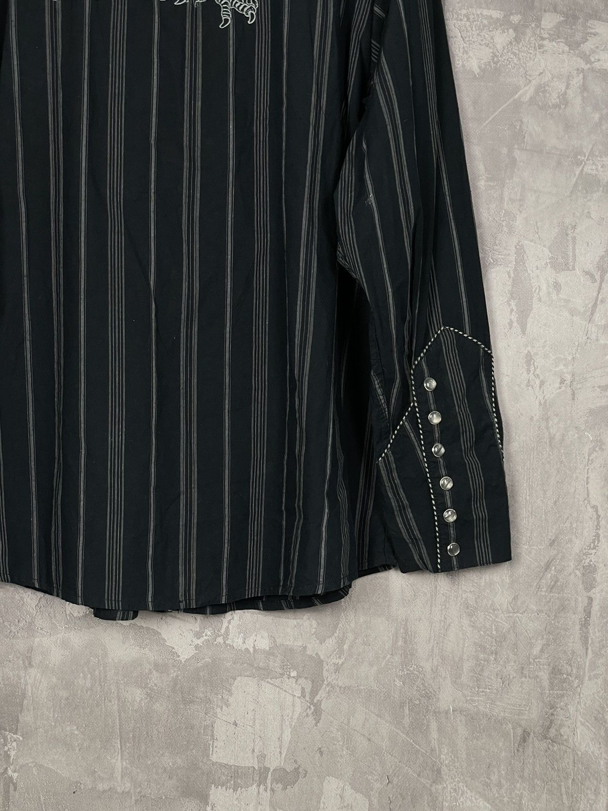 Affliction × Japanese Brand × Vintage Vintage Y2K Embroidered Punk Gothic Opium Shirt Button Ups Size US L / EU 52-54 / 3 - 16 Thumbnail