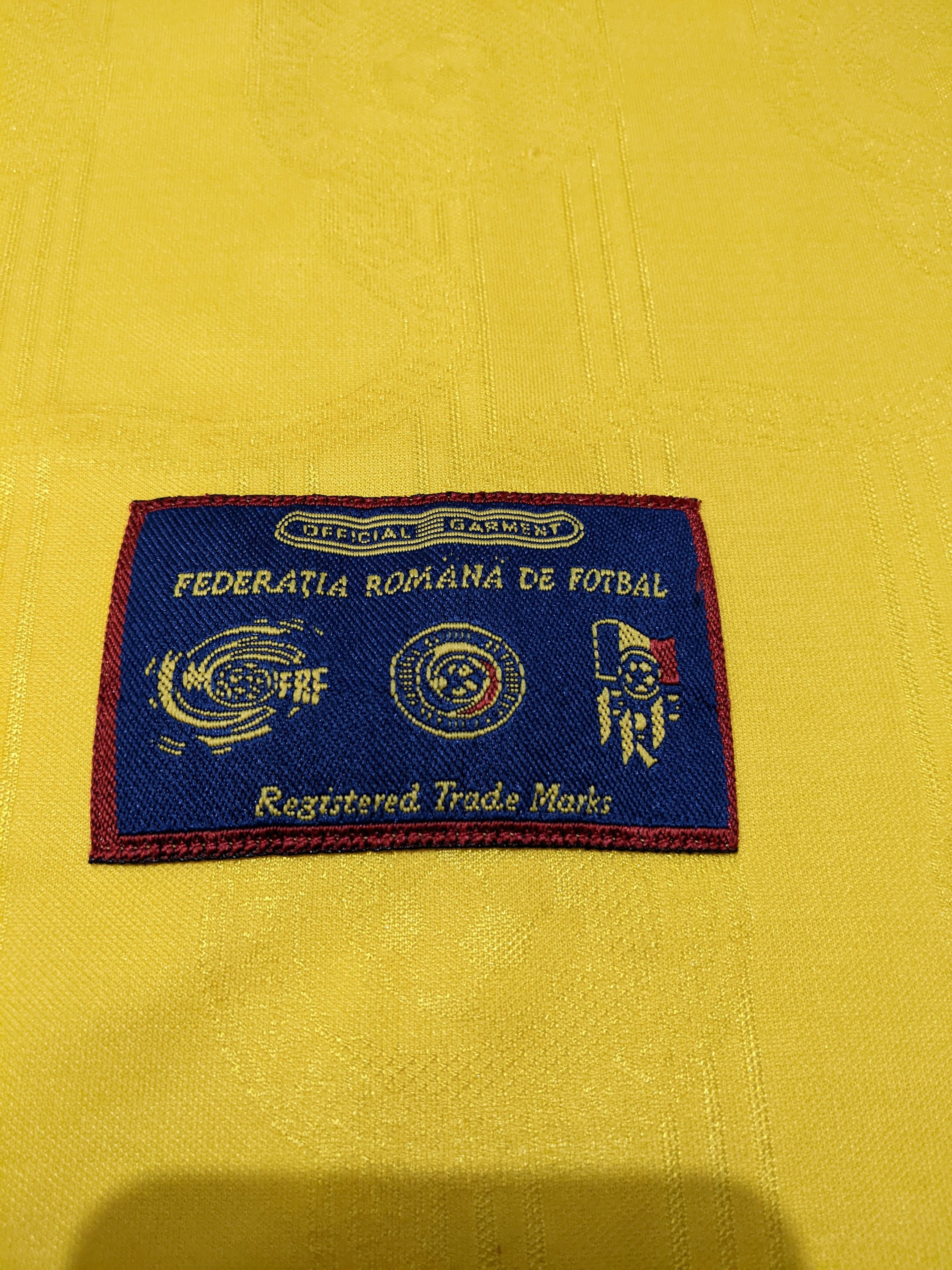 Vintage Rumania euro 1996 home Hagi Jersey football shirt Size US L / EU 52-54 / 3 - 7 Thumbnail