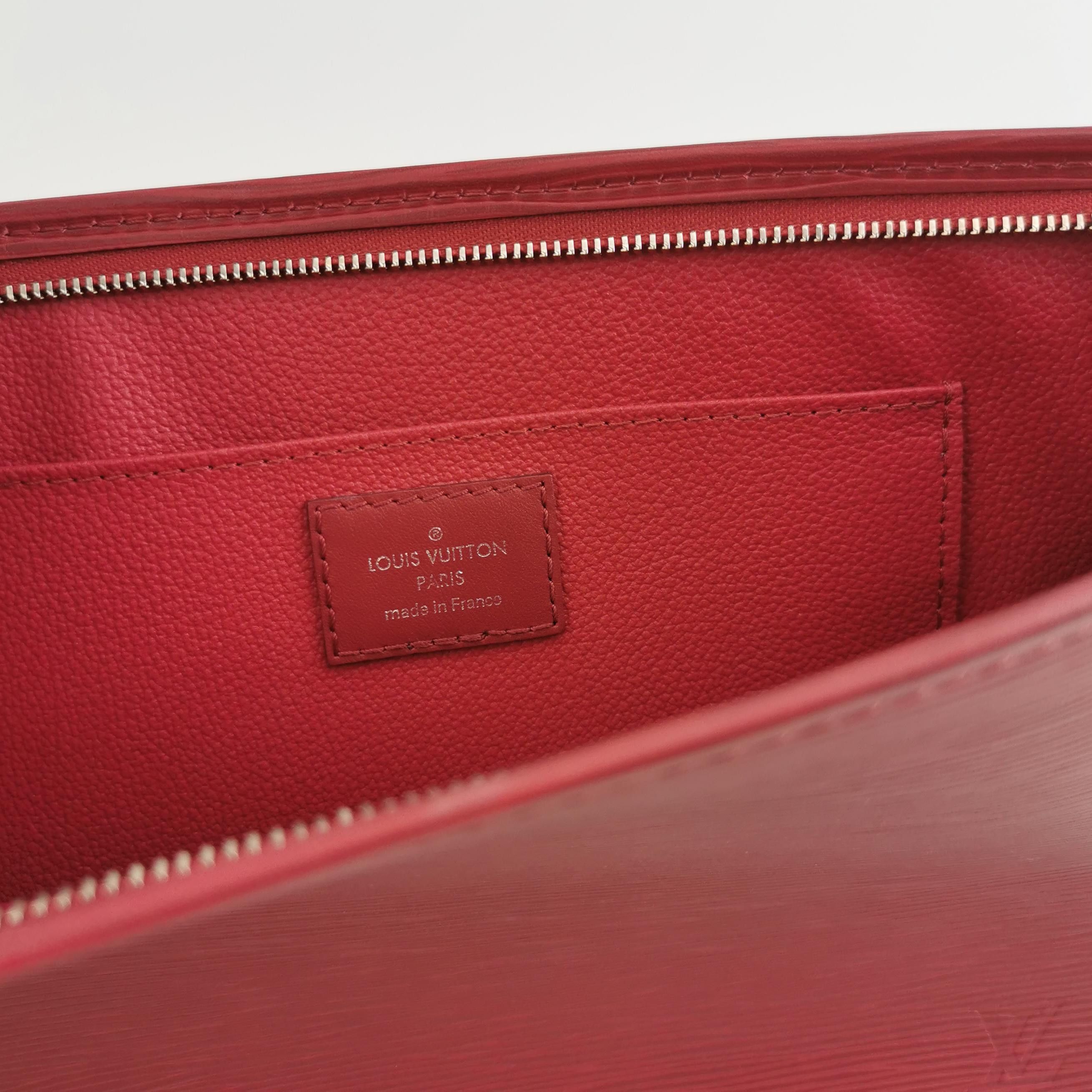 Louis Vuitton Louis Vuitton (LV) toiletry bag 26 cowhide solid color wate Size ONE SIZE - 4 Thumbnail