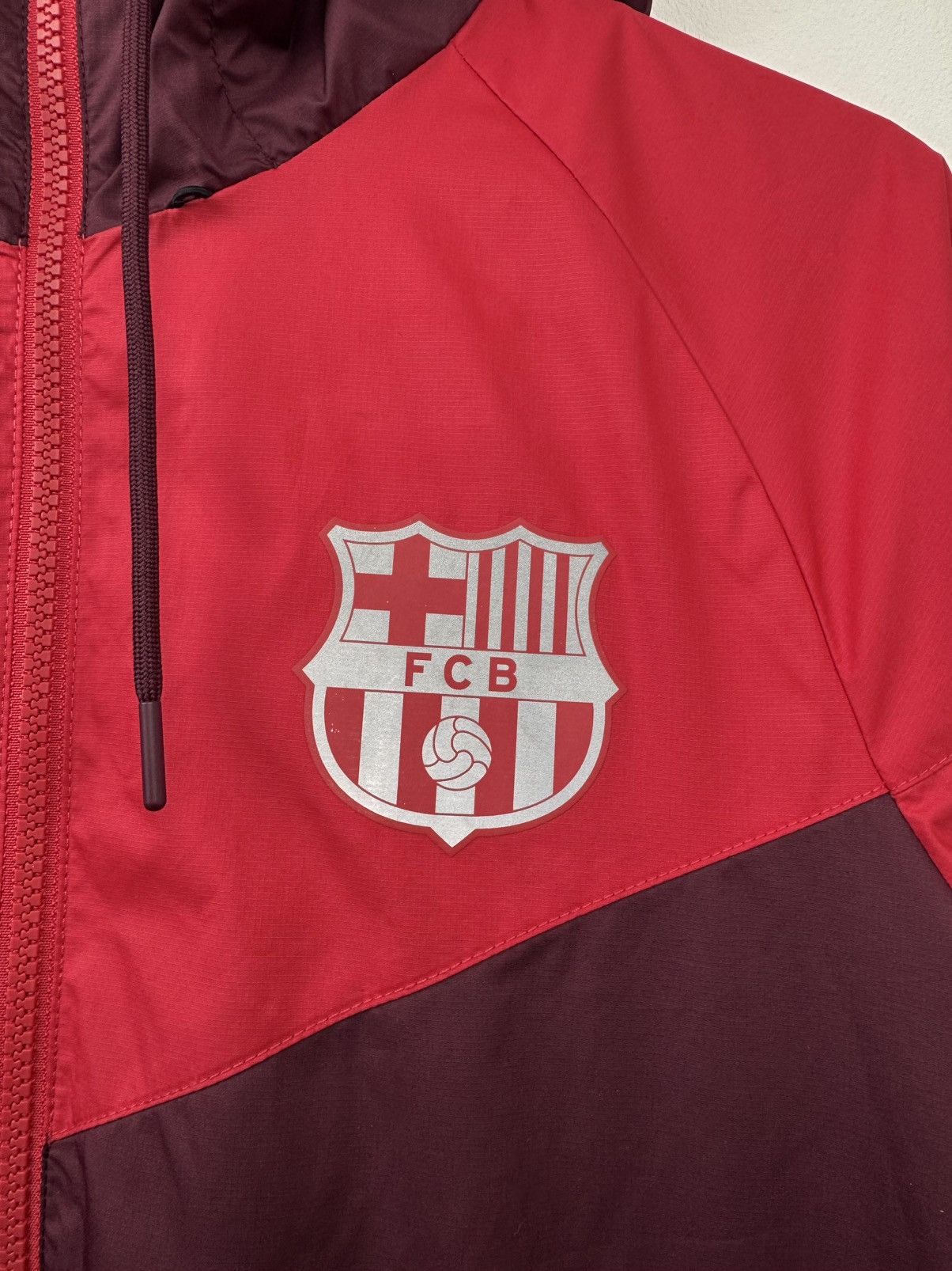 Nike Nike FC Barcelona Men Hooded Zip Jacket Burgundy Size S Size US S / EU 44-46 / 1 - 5 Thumbnail