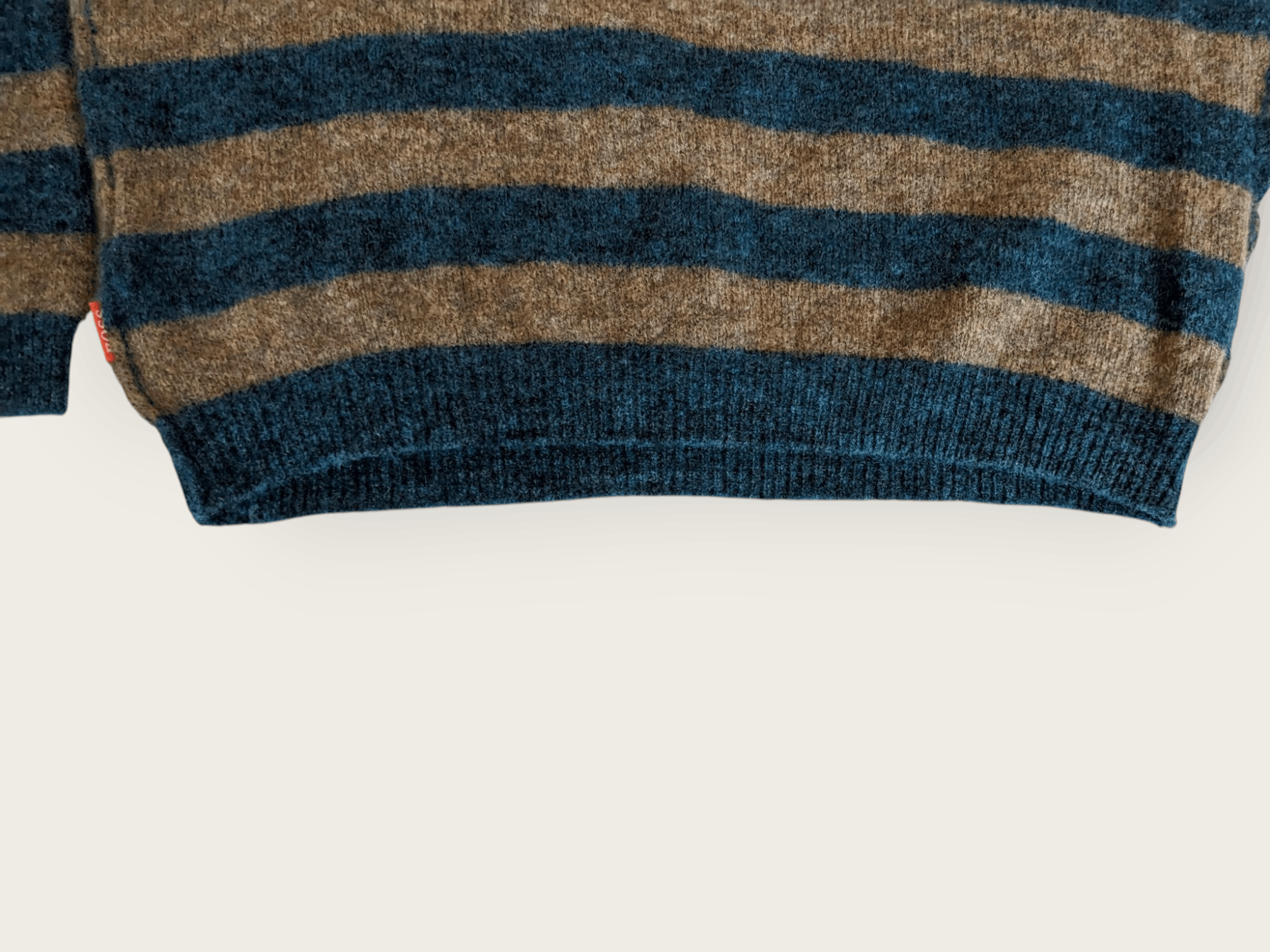 Hugo Boss Hugo Boss Wool Sweater Striped V-Neck Made in Italy Size L Size US L / EU 52-54 / 3 - 12 Thumbnail