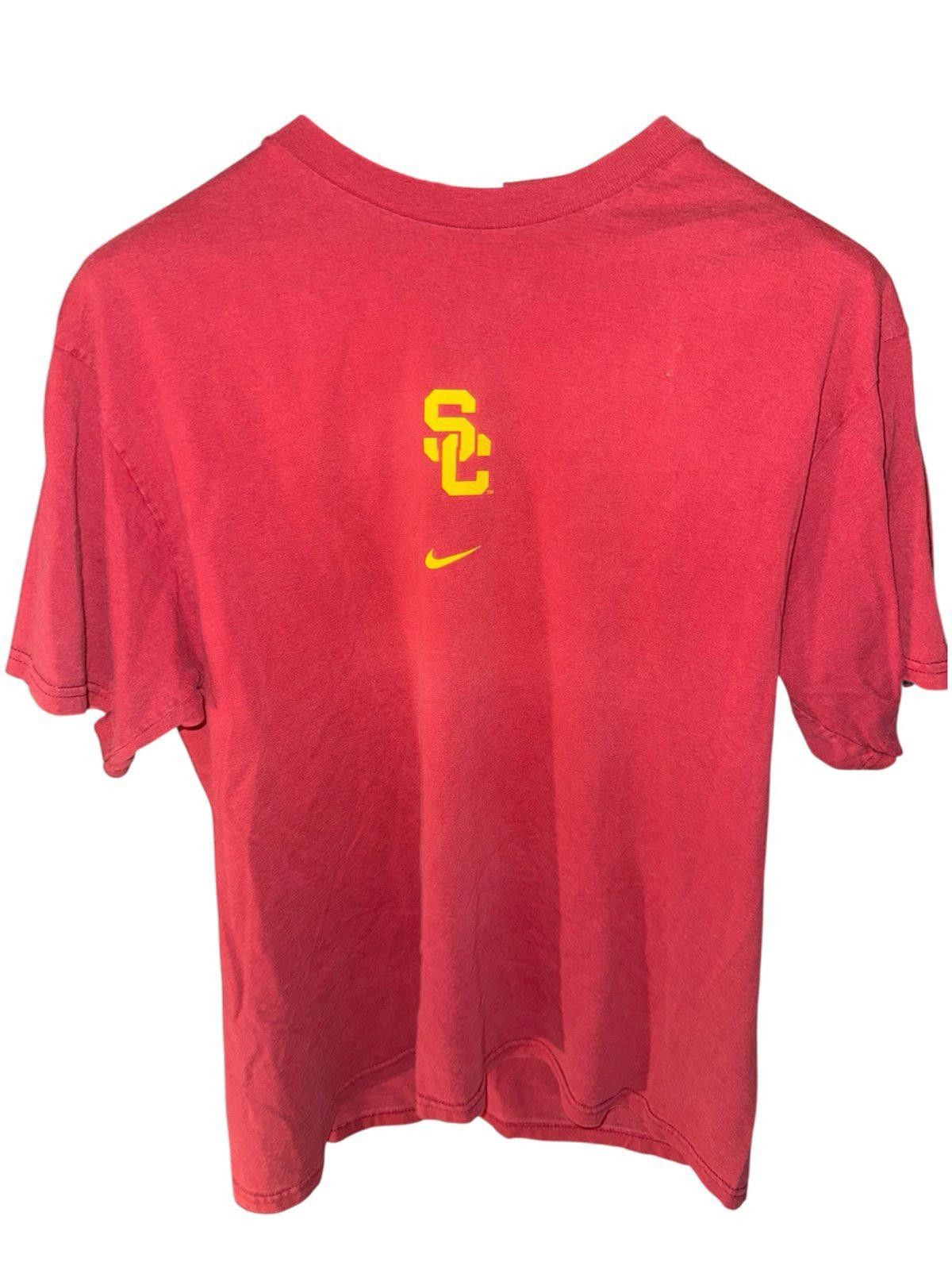 Nike Vintage Nike USC Trojans Center Swoosh Tee Shirt Rare Sz M Size US M / EU 48-50 / 2 - 1 Thumbnail
