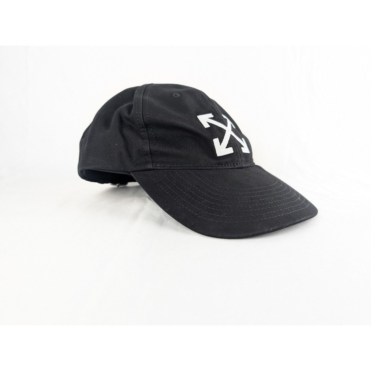 Off-White o1rshd1 Q:2 / Arrow Baseball Cap in Black / White Size ONE SIZE - 1 Thumbnail